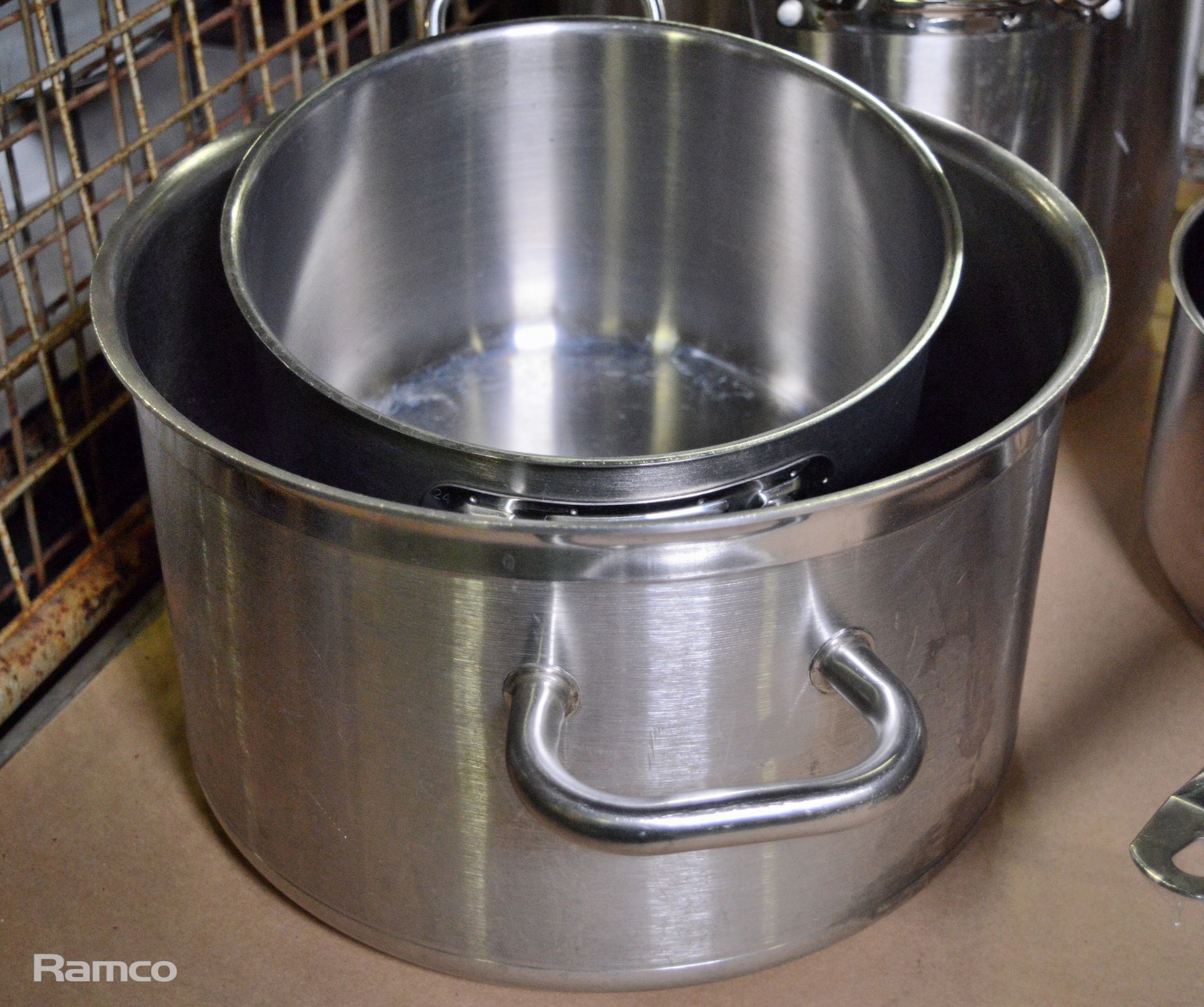 Assorted large catering pots and pans, bain marie pots - Image 3 of 4