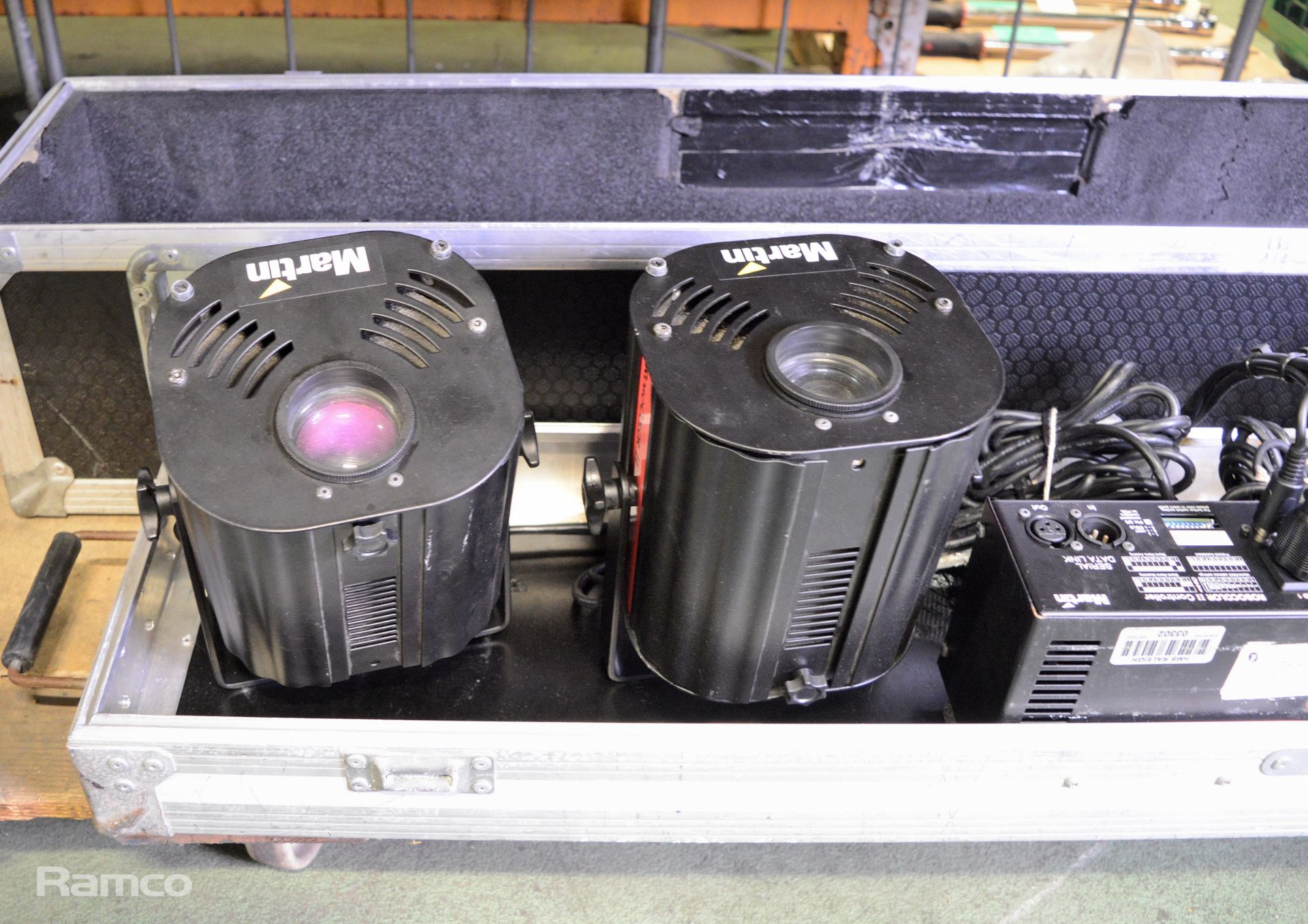 4x Robocolor 2 stage lighting with controller & carry case - Image 2 of 5