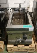 Lincat electric countertop single fryer 30 x 60 x 35