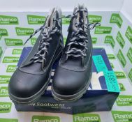 Uvex workwear boots size 10