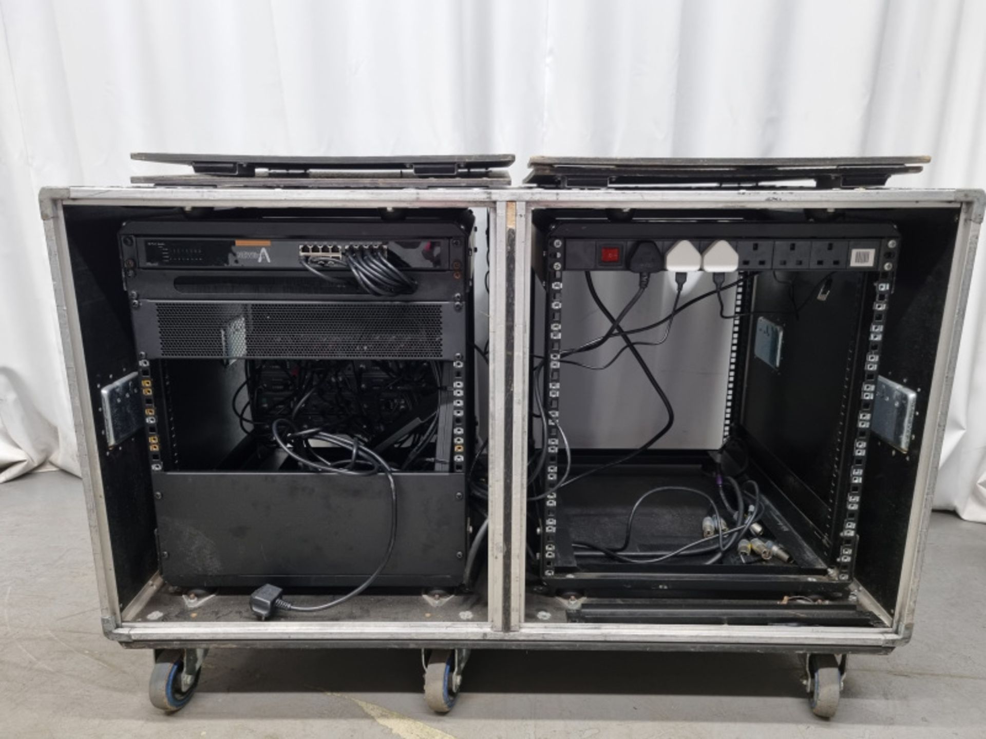 Sennheiser rack in flight case with 8 x Sennheiser ew 300 G3 true diversity receivers - Image 2 of 4