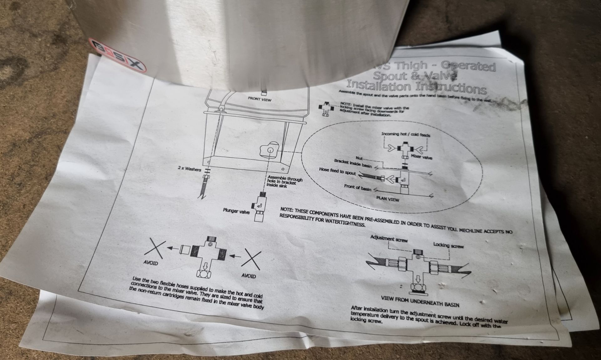 Basix wash basin & tap assembly - Image 3 of 4