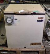 Caravell SFL 210 chest freezer L100 x W74 x H84cm