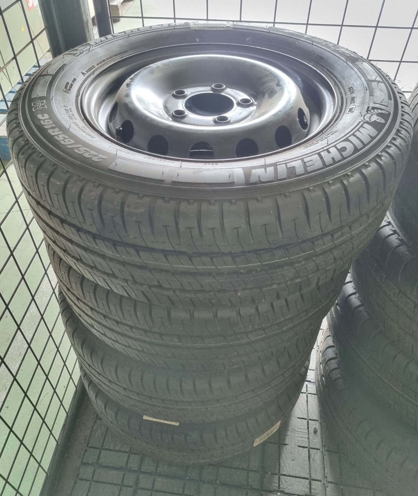 14x Michelin Agilis 225/65 R 16C tyres/wheels - unused - Image 5 of 9