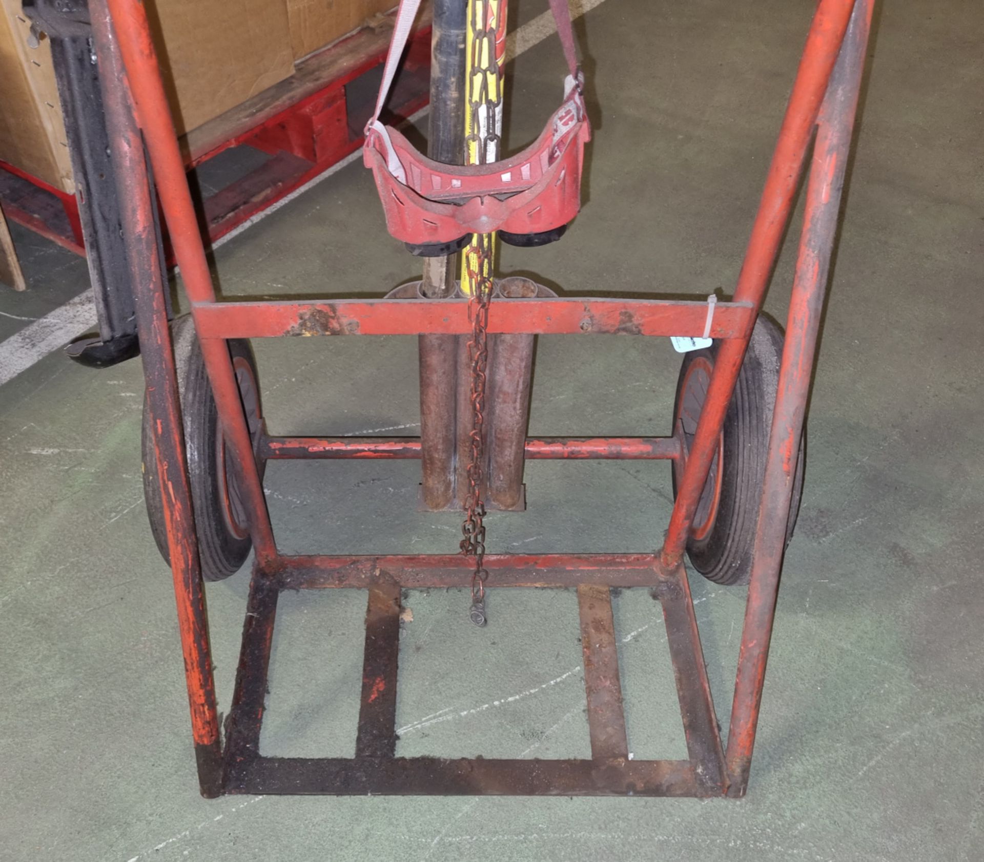 Welders cylinder trolley - Image 2 of 3