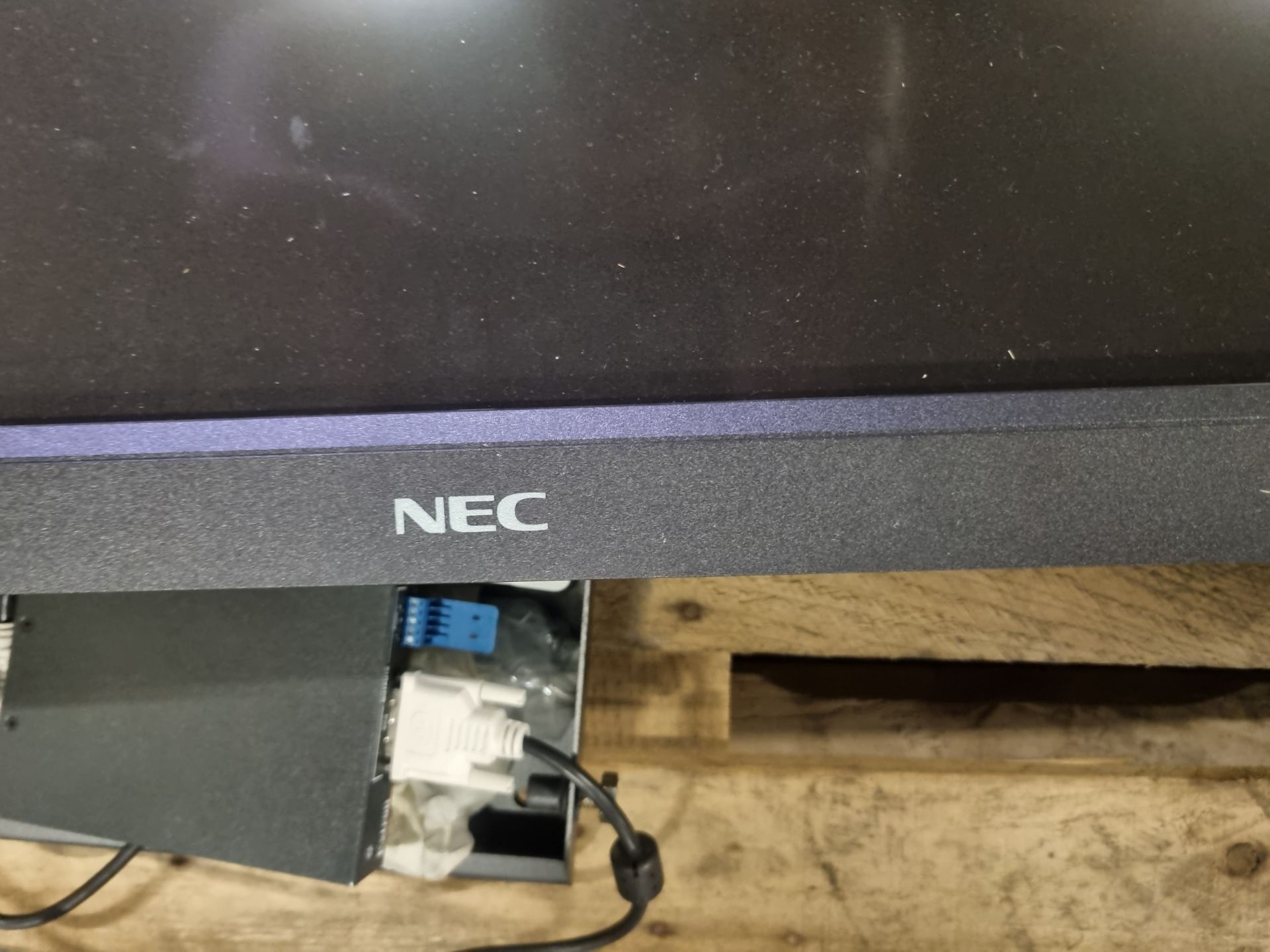 NEC Multisync V422 L240UA LCD Monitor 42 Screen - Image 4 of 5