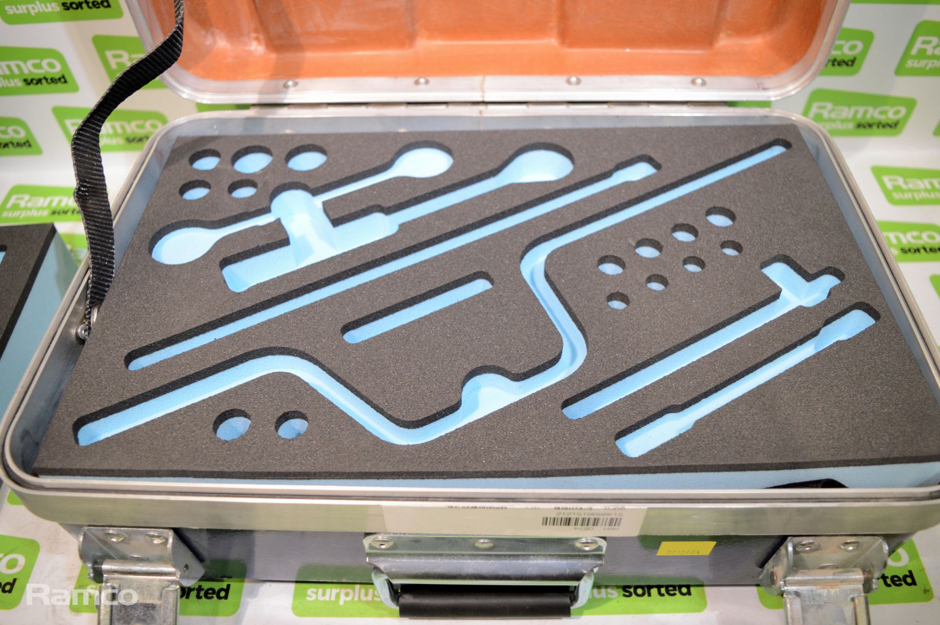 Small fibreglass tool box with trays - NO TOOLS - Image 2 of 4