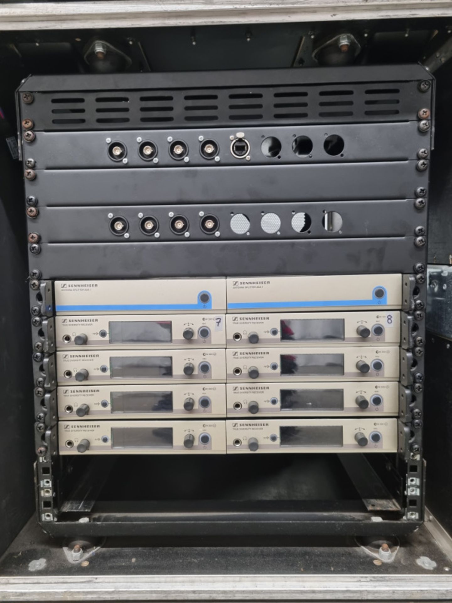 Sennheiser rack in flight case with 8 x Sennheiser ew 300 G3 true diversity receivers - Image 4 of 4