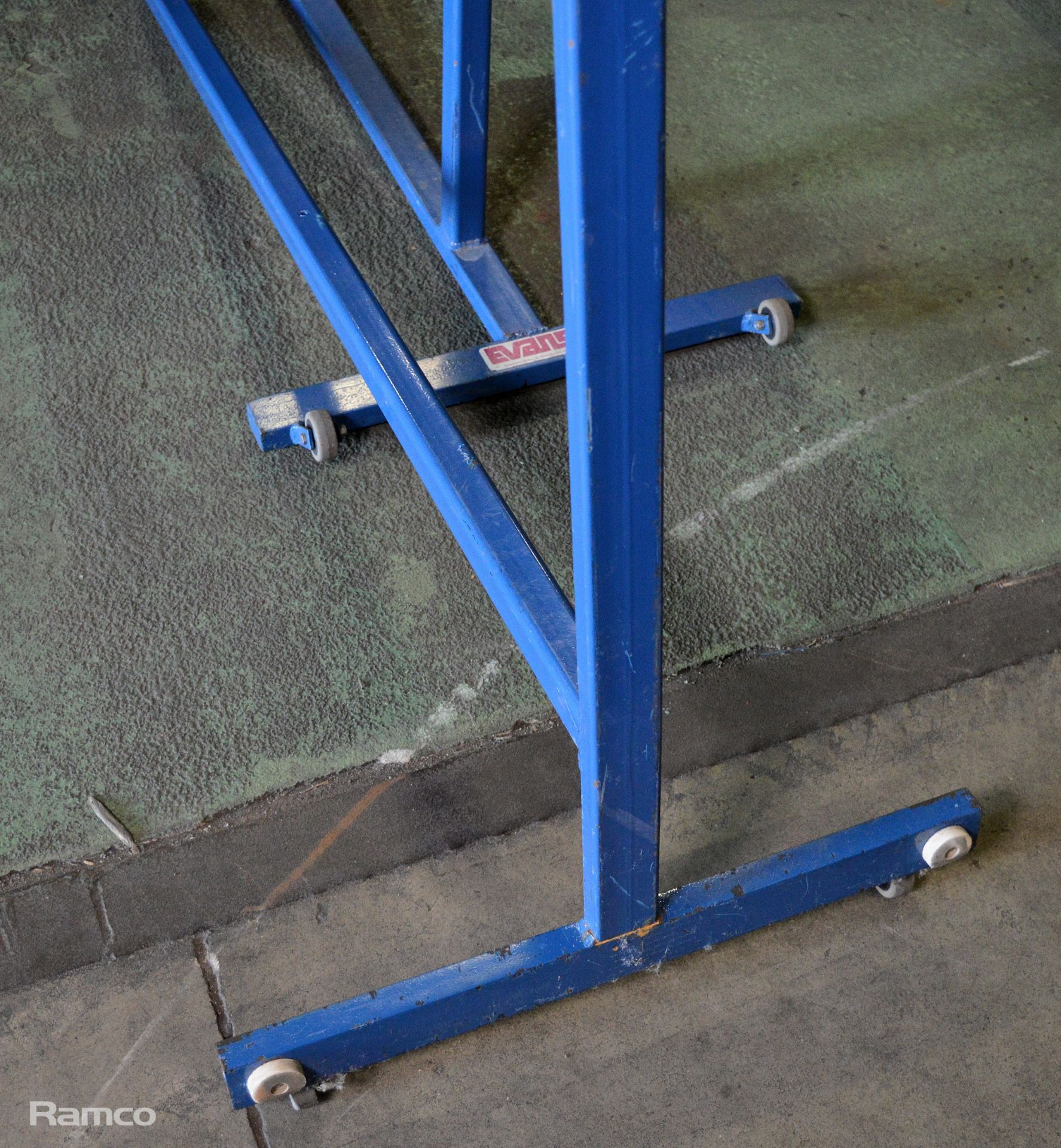 1 set of 2 Evans Badminton net posts Blue - Image 3 of 3