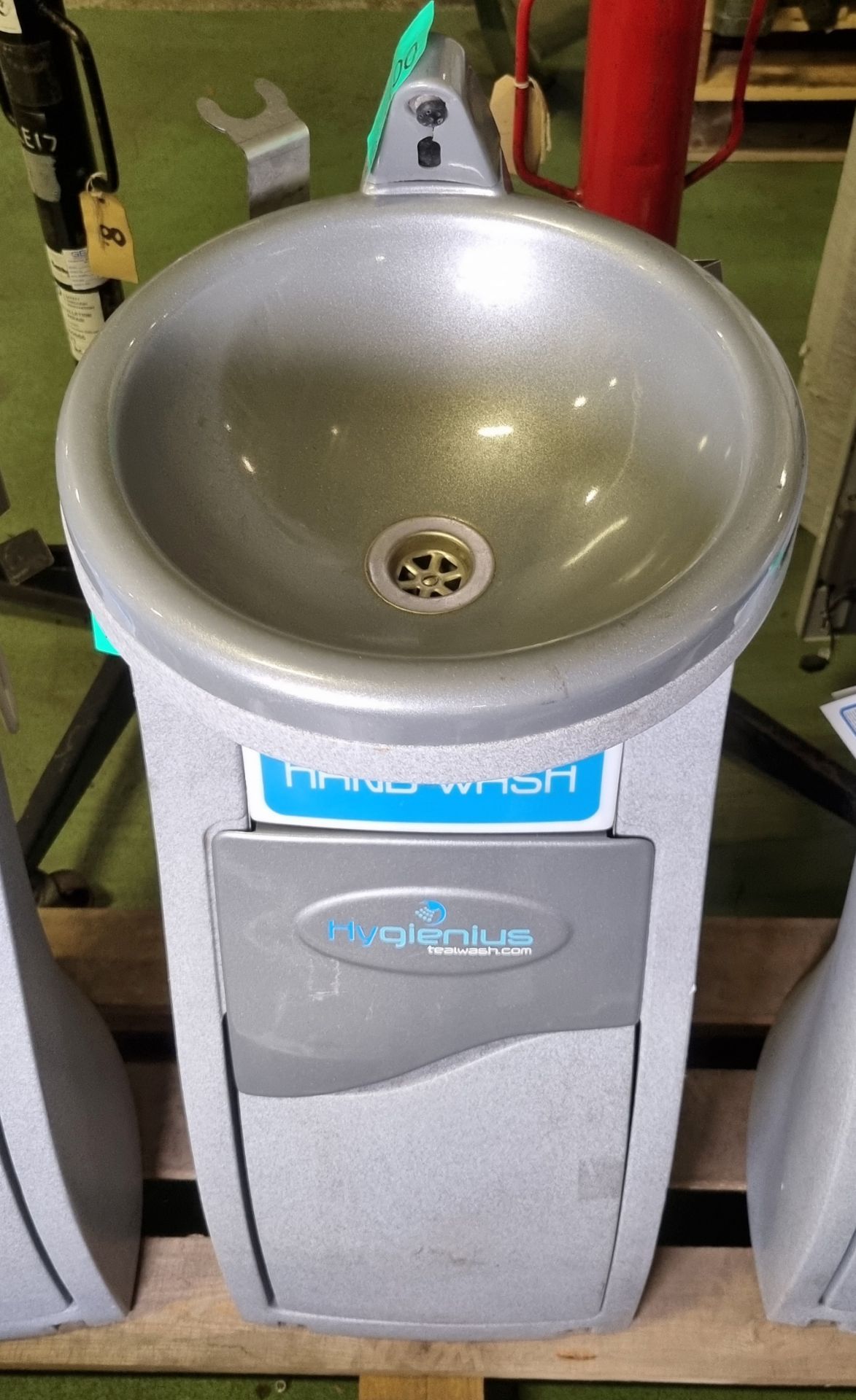 Hygienius hot water hand wash freestanding basin - Image 2 of 3