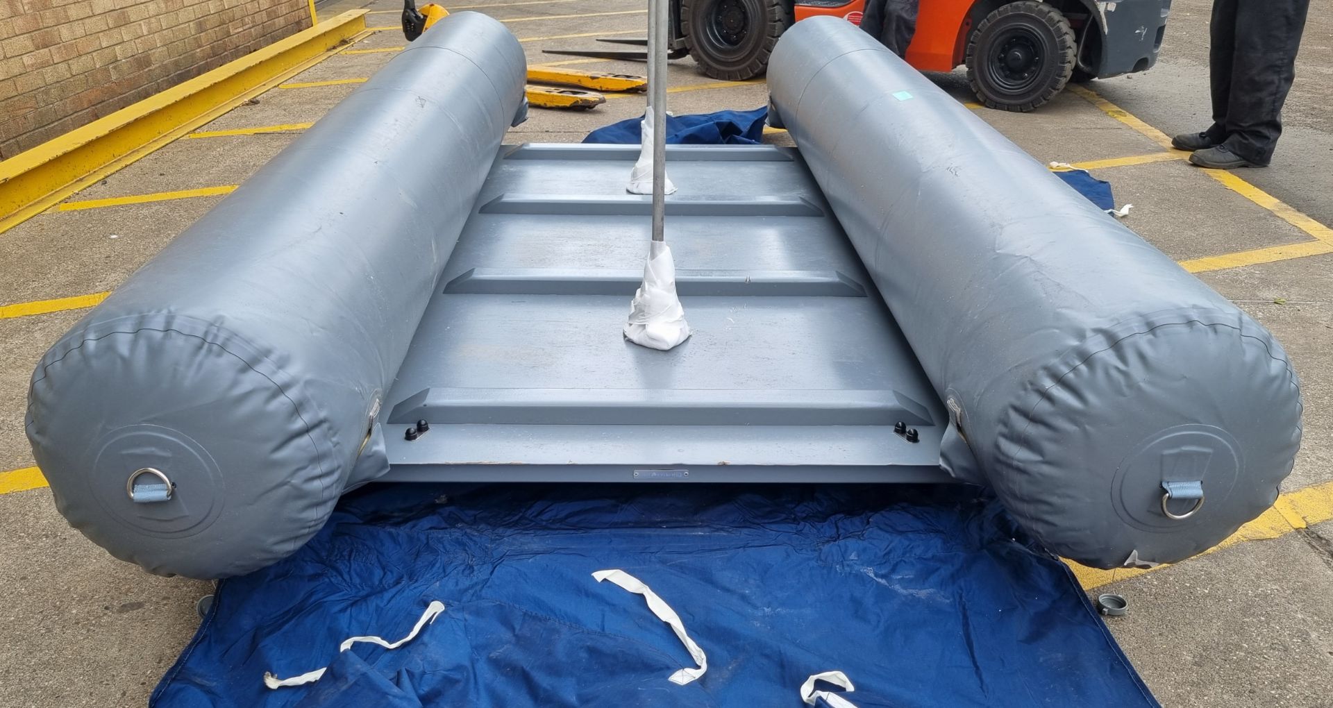Avon Inflatable Maintenance Punt - L 260 x W 150 cm - Image 10 of 16