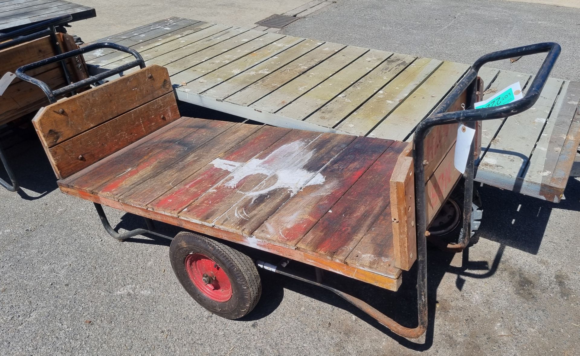 Bowley two wheeled barrow - no sides - bed length L1500mm (not including handles) - Image 2 of 3
