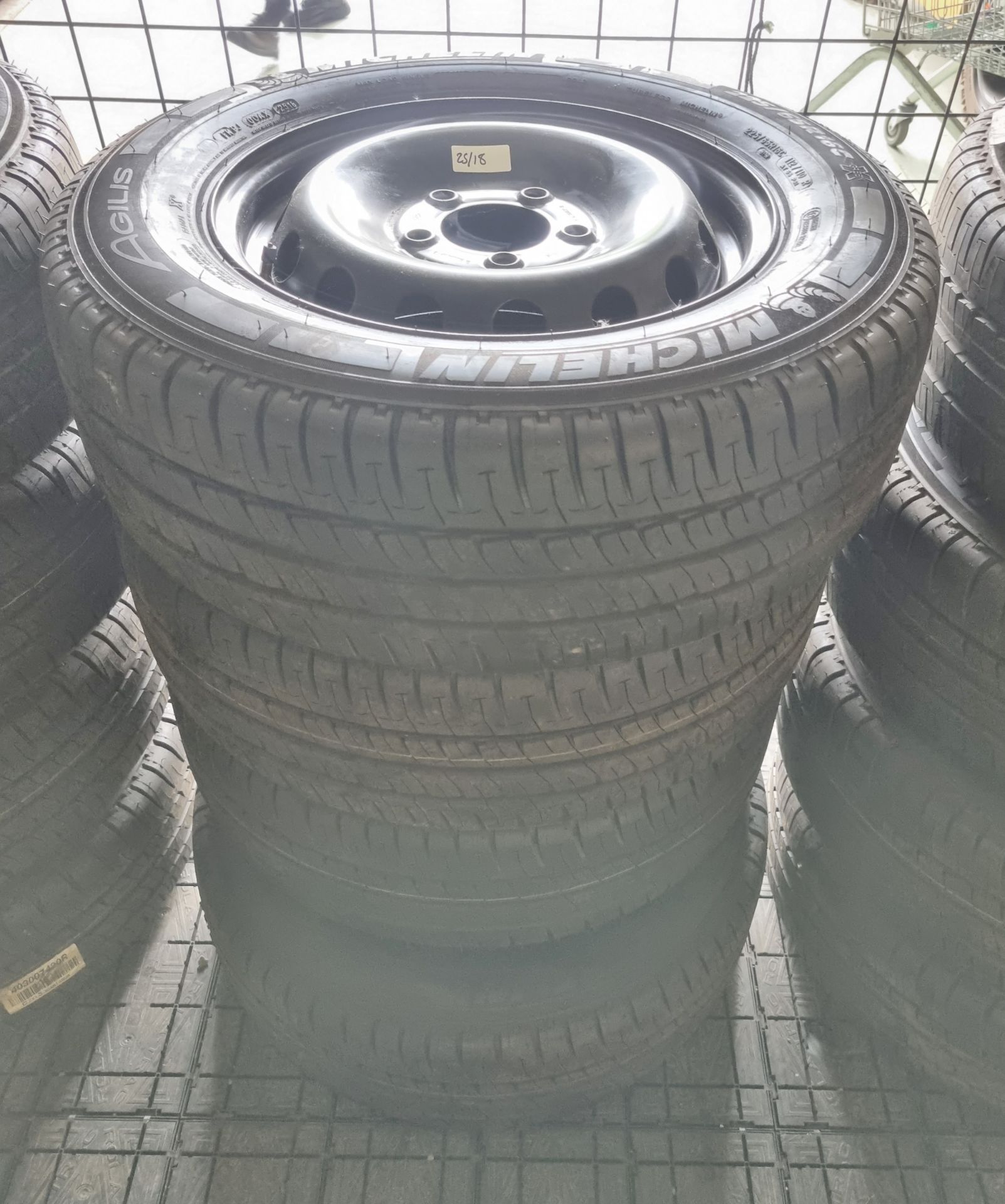 14x Michelin Agilis 225/65 R 16C tyres/wheels - unused - Image 4 of 9