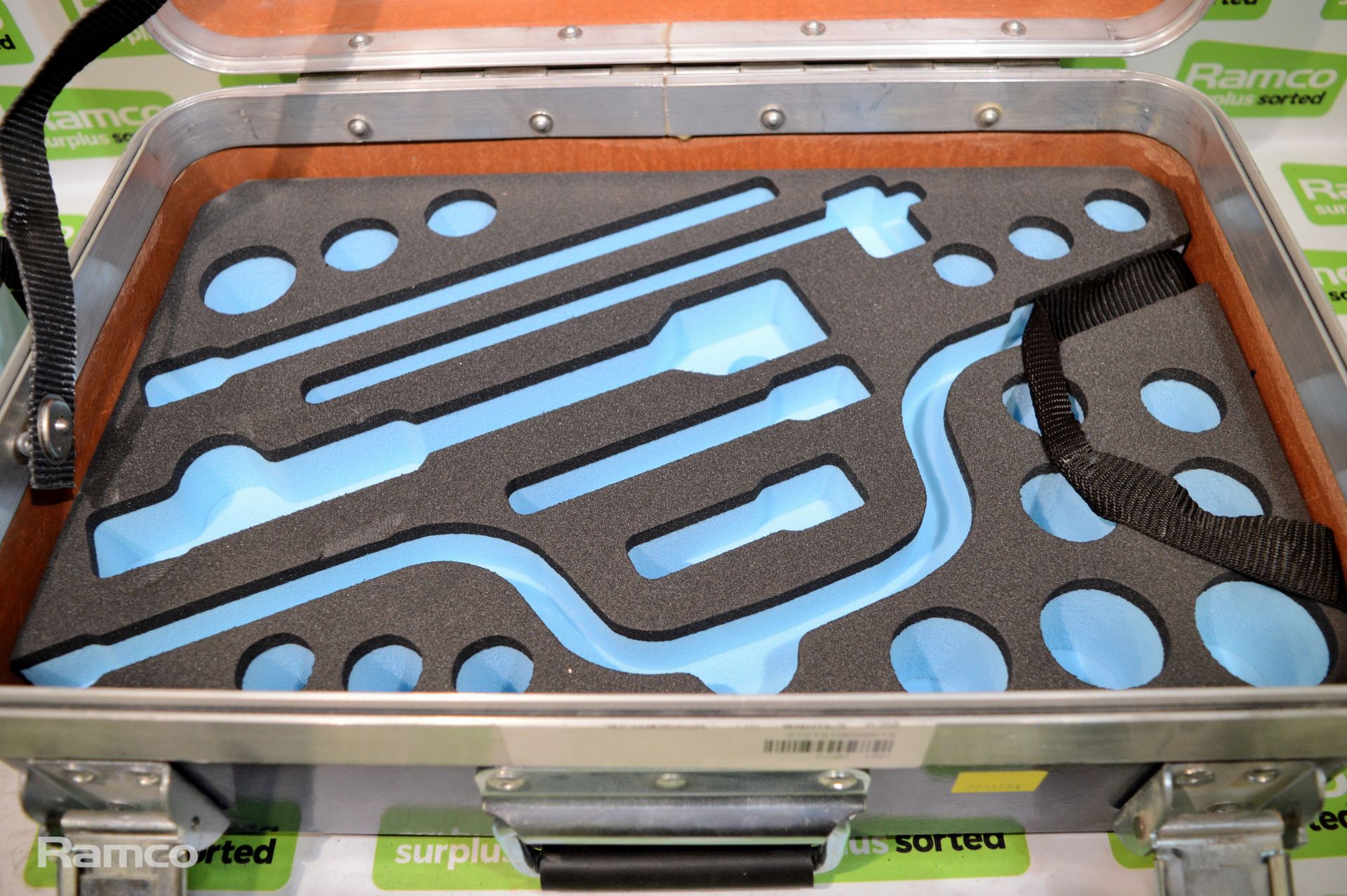 Small fibreglass tool box with trays - NO TOOLS - Image 3 of 4