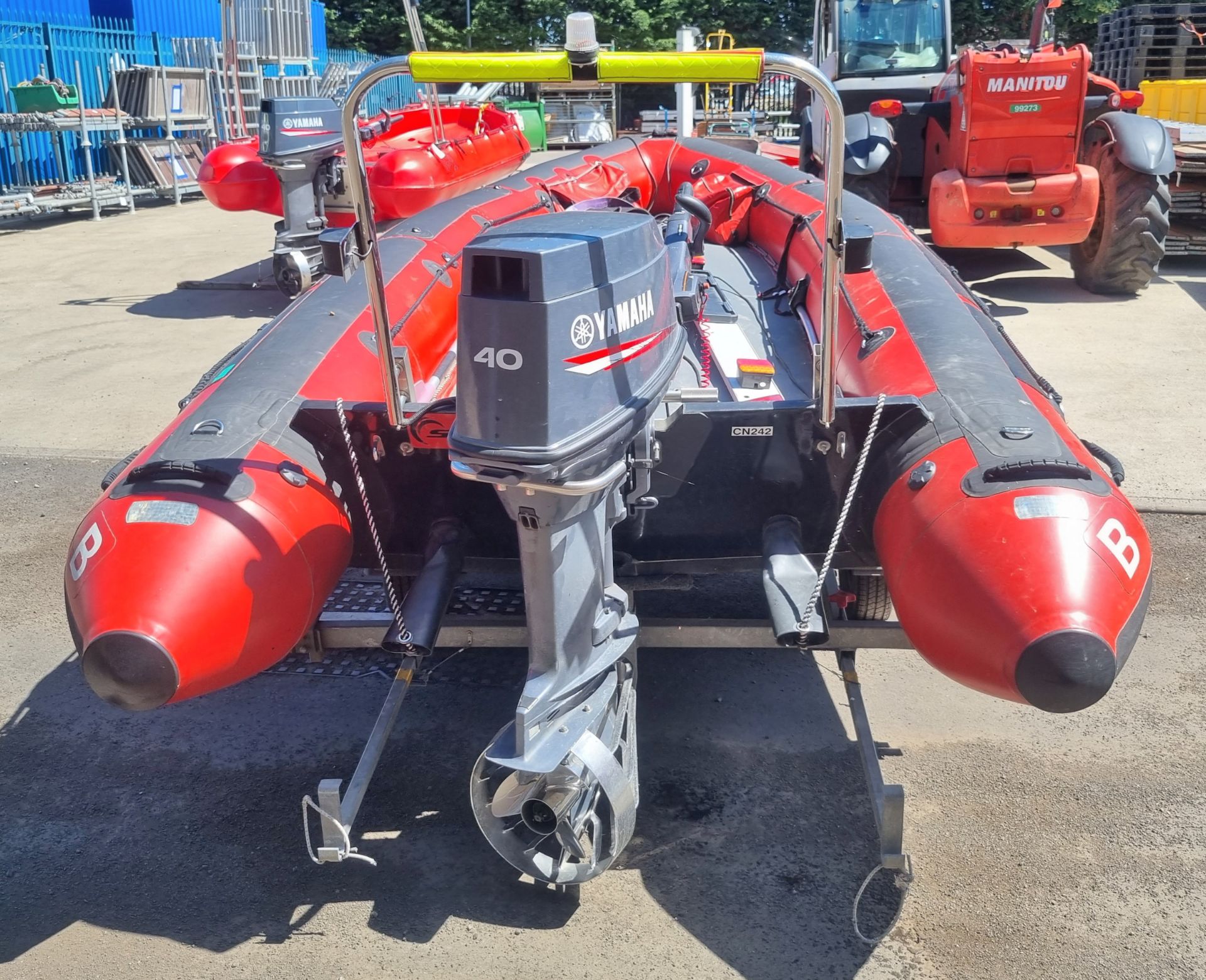 SIT Resqcraft 5000 with Yamaha 40 outboard engine & SBS R2 750 Trailer - Image 7 of 11