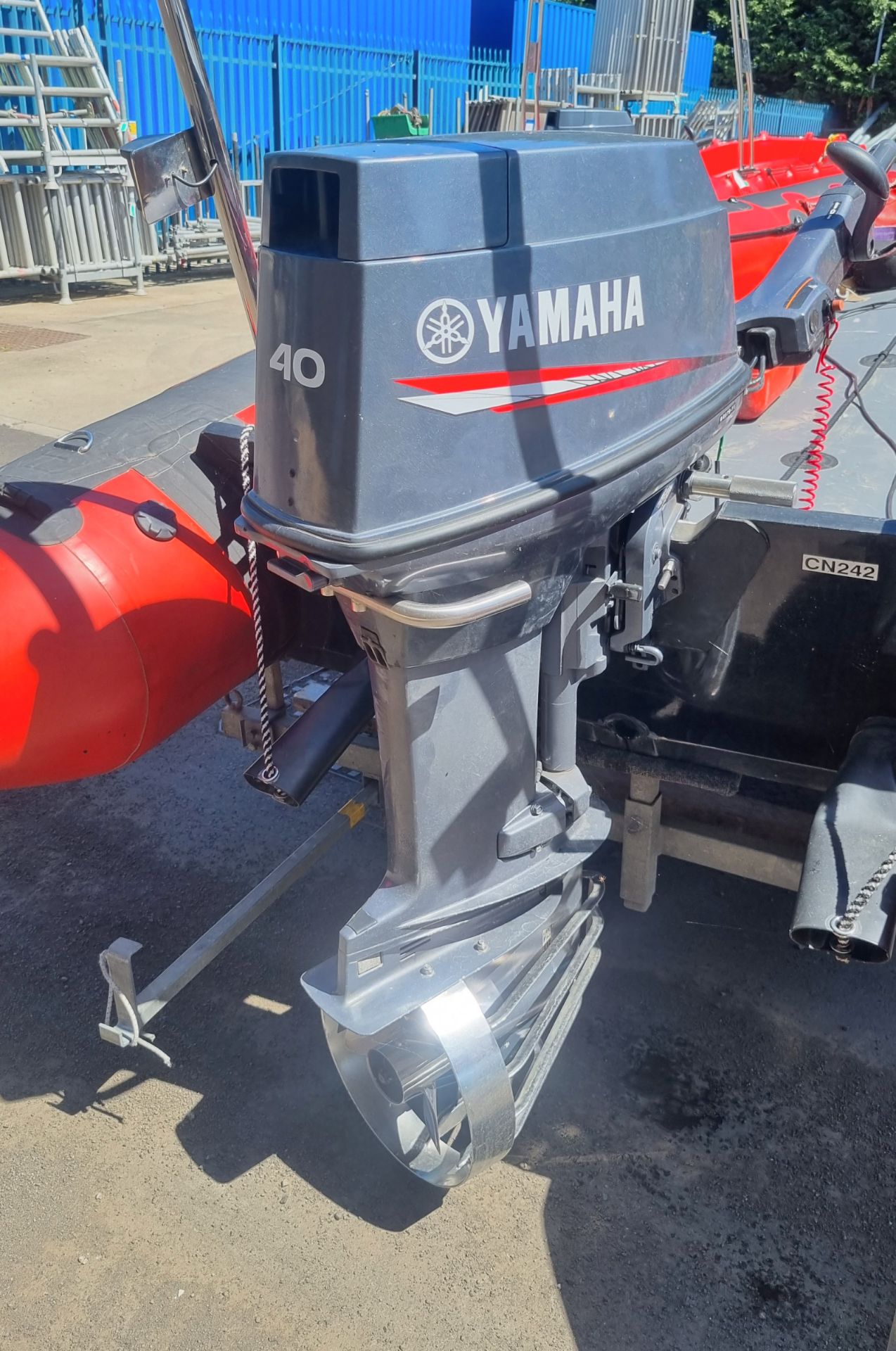 SIT Resqcraft 5000 with Yamaha 40 outboard engine & SBS R2 750 Trailer - Image 8 of 11