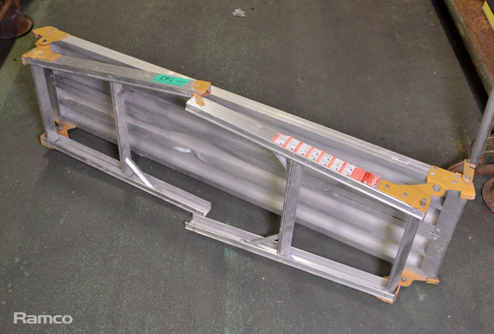 Aluminium folding single platform - see pictures for condition - Image 4 of 4