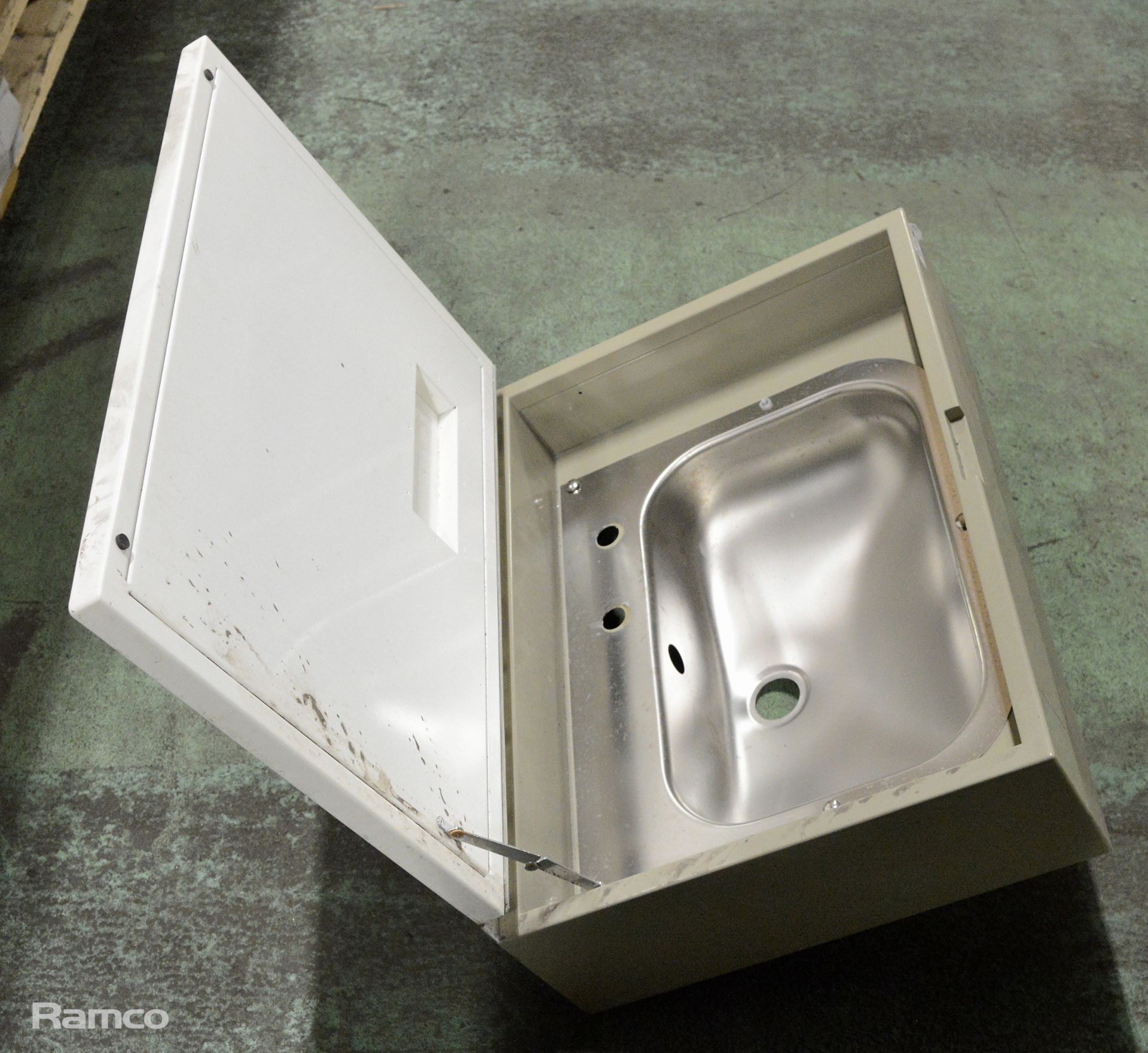 6x Wash basins L60 x W43 x H22 cm - Image 4 of 5
