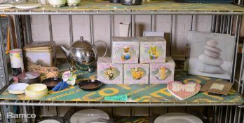 Homeware assortment - Ornaments, dishes, pictures