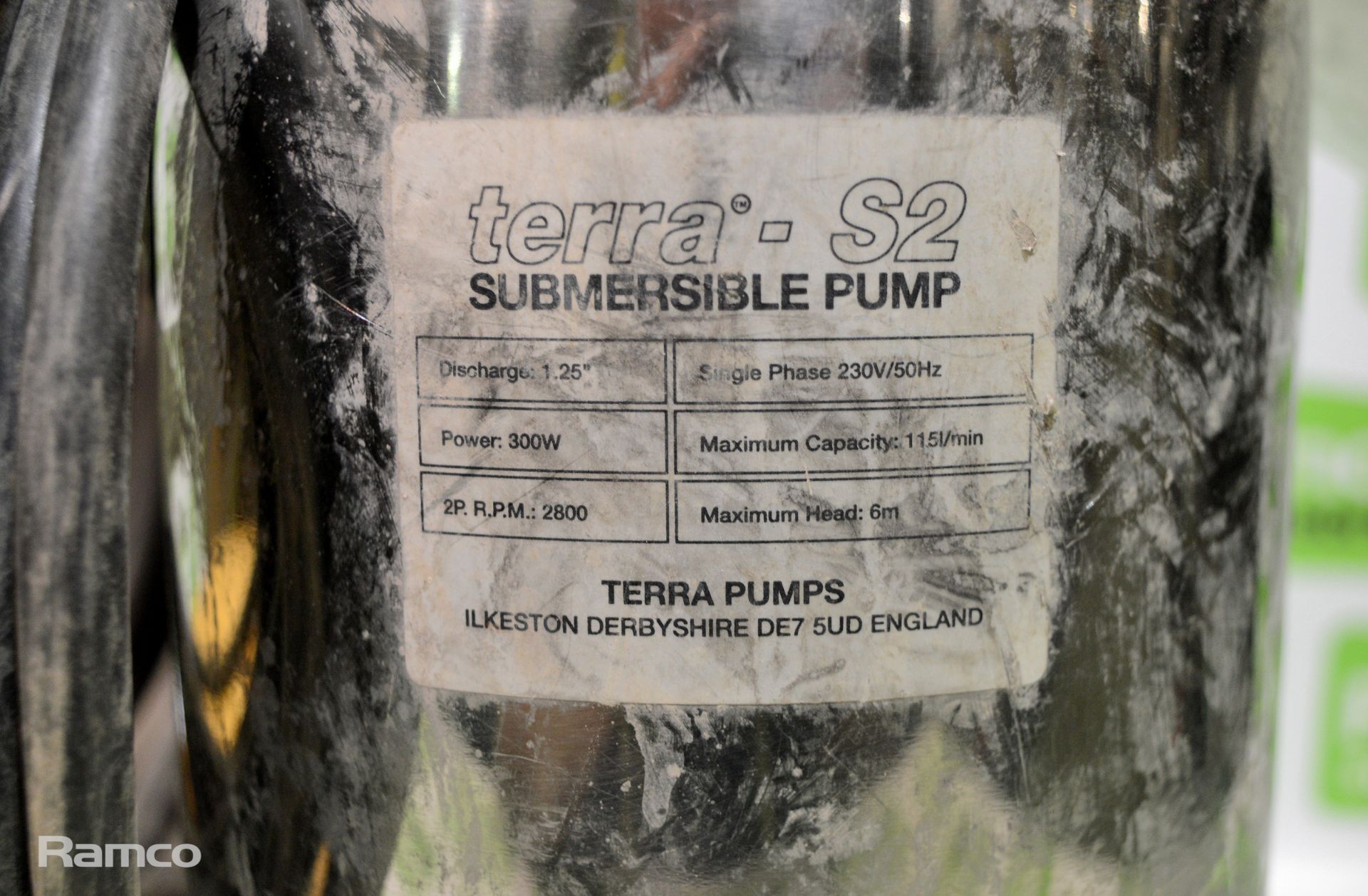 Terra - S2 submersible pump 240v with hose - Image 4 of 5
