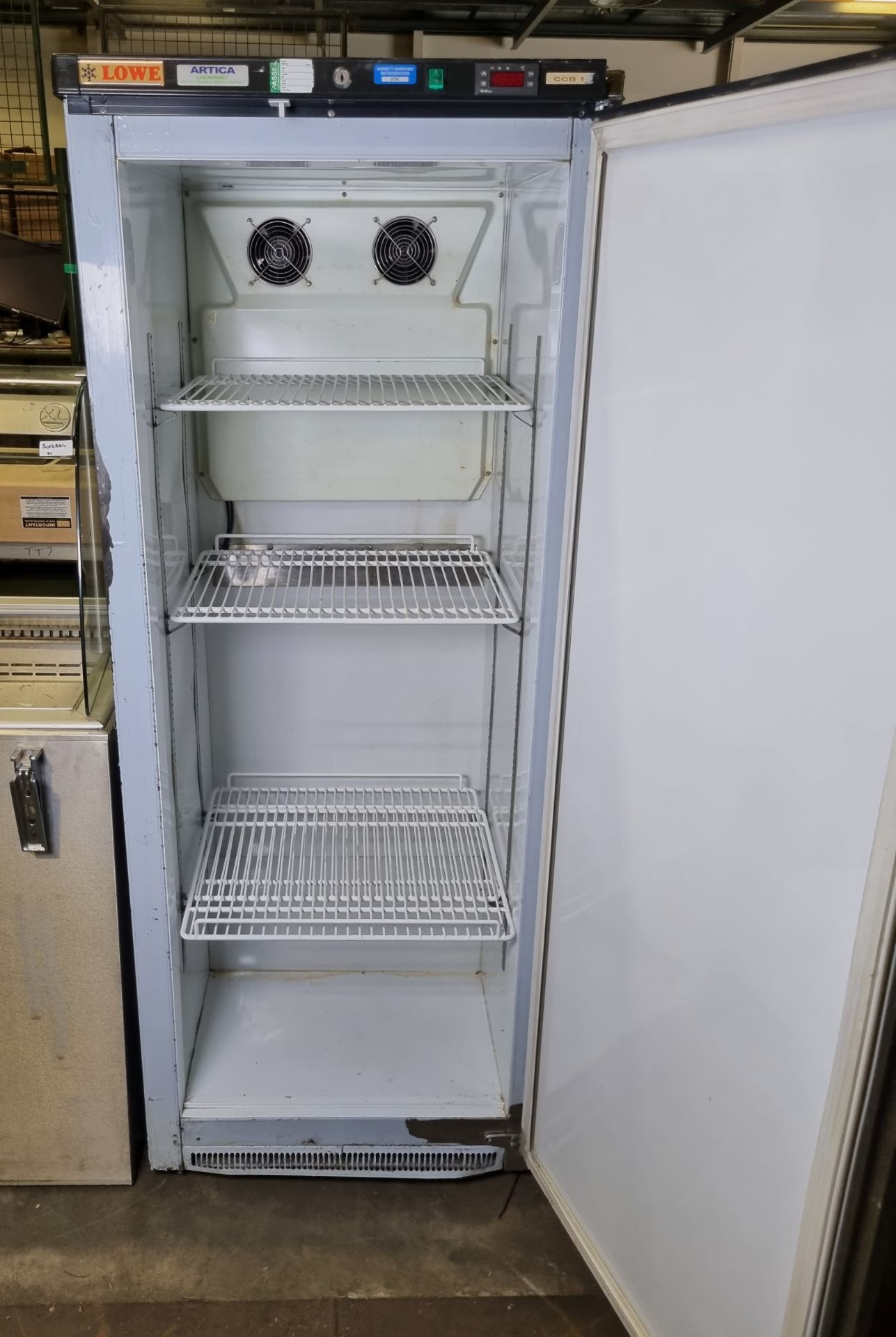 Lowe L500WC/XC refrigerator - 220V - 50Hz - L74 x W70 x H181cm - Image 3 of 4