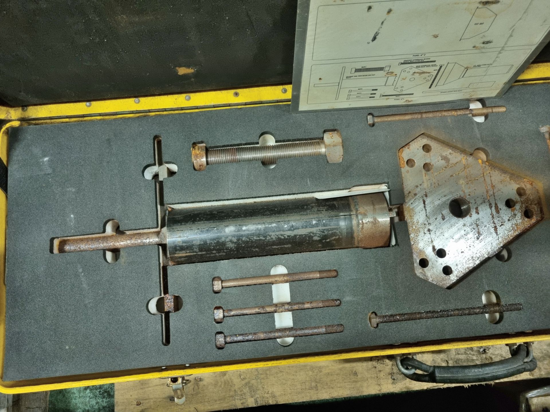 Fiberglass Tool box L66 x W40 x H33cm, Air pneumatic 70mm rotor lock nut drilling equipment & case - Image 8 of 9