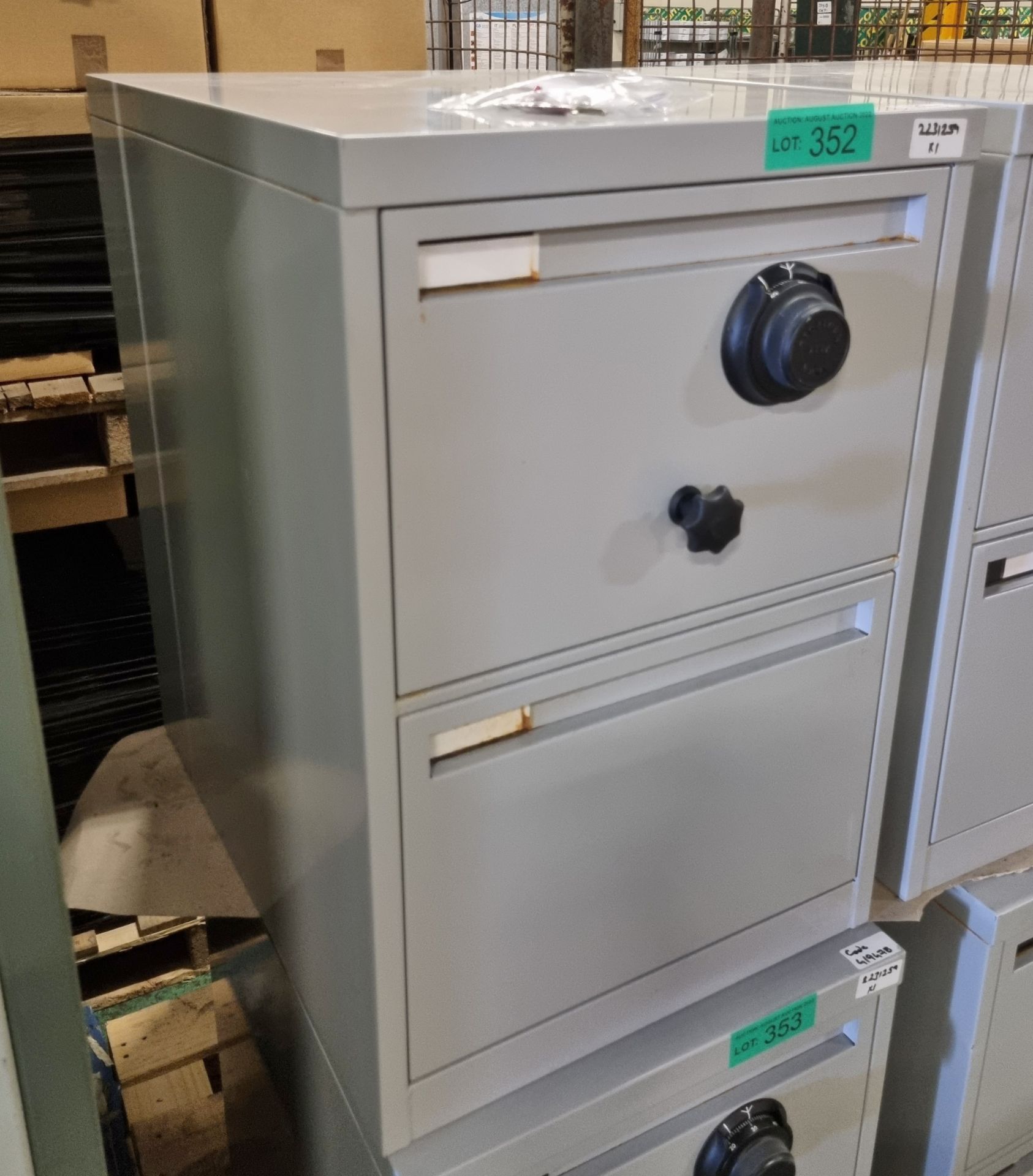 2 Draw filing cabinet - Mk 8 lock - L47 x W62 x H70cm - Image 2 of 2