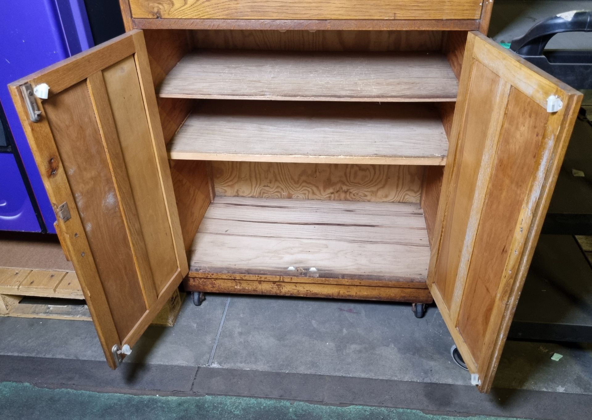2 drawer 3 shelf wooden cabinet - L85 x W50 x H130cm - Image 7 of 7