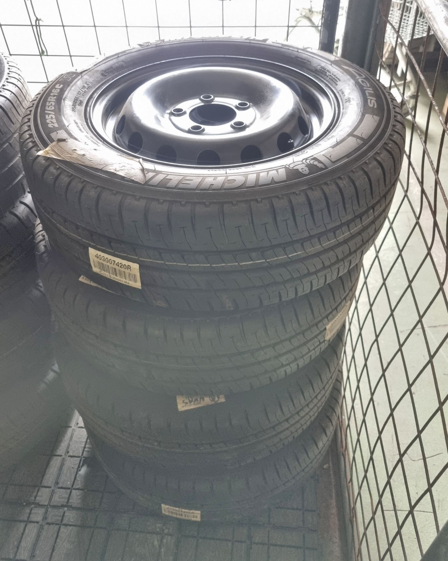 14x Michelin Agilis 225/65 R 16C tyres/wheels - unused - Image 3 of 9