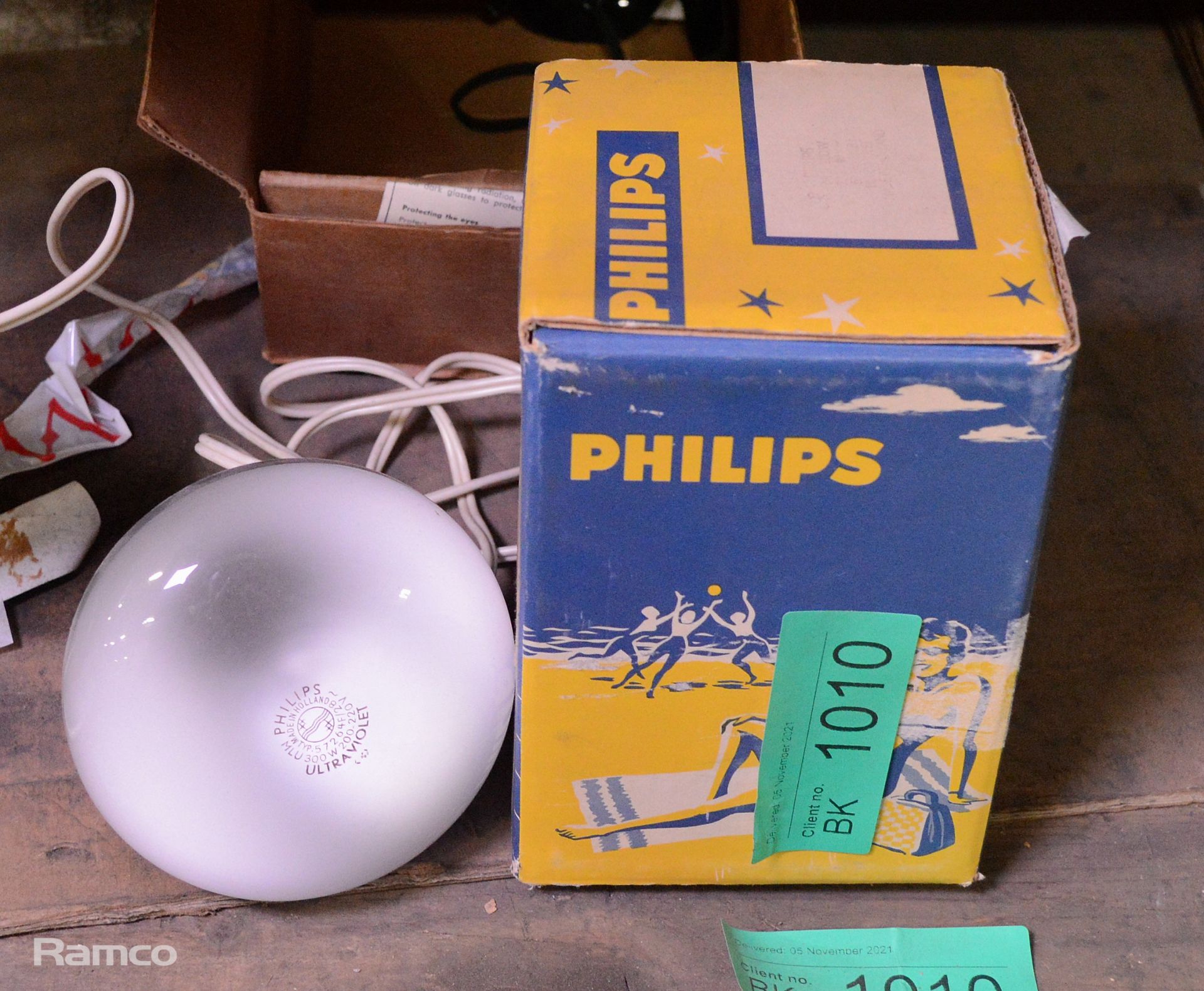 Philips lamp with ultraviolet lamps - Image 3 of 3