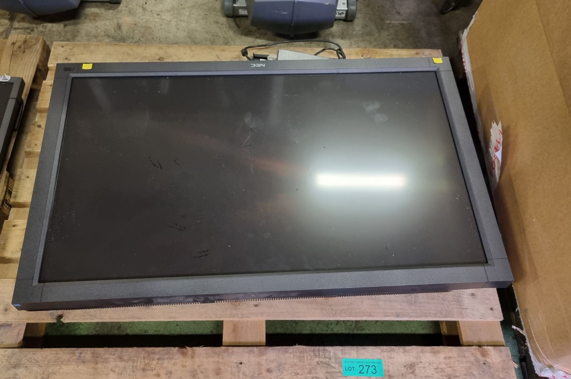 NEC Multisync V422 L240UA LCD Monitor 42 Screen