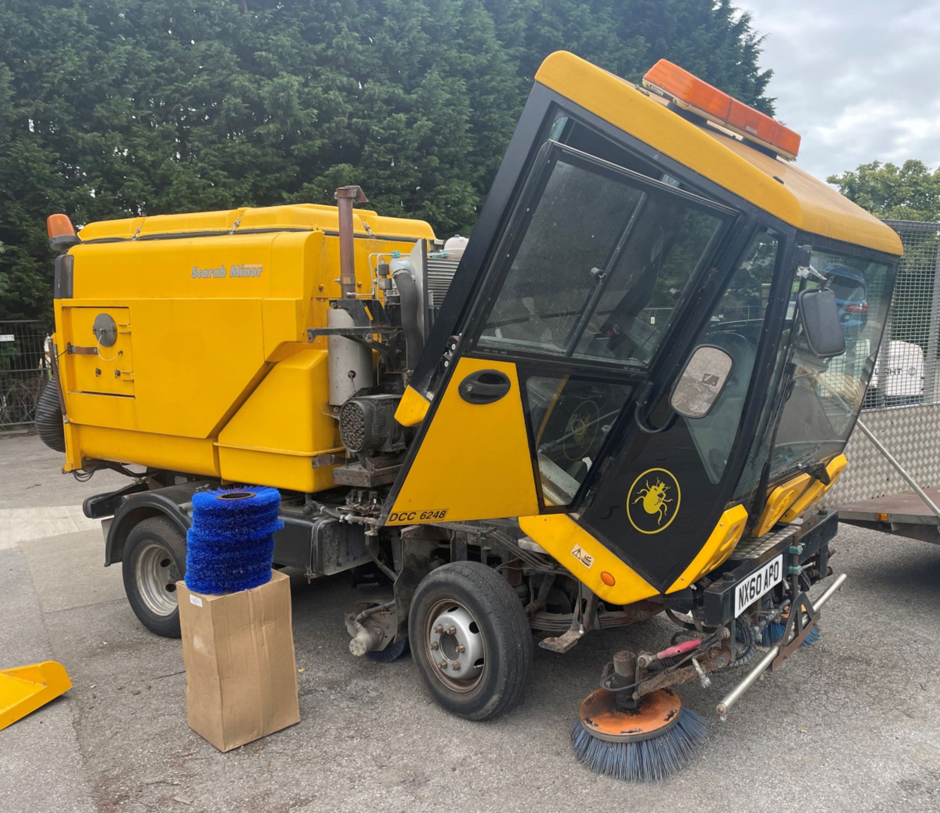 Hydrostatic Scarab Minor Road Sweeper - LH Drive - spare brushes - specialist loading - see desc. - Image 17 of 24