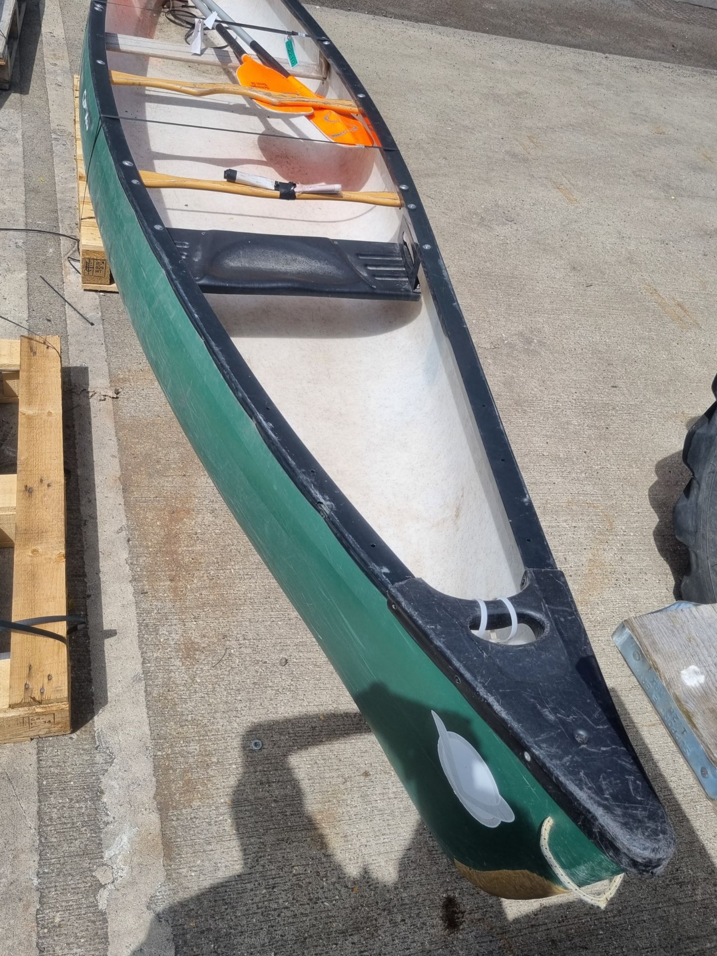 V Ranger canoe 11 - L491 x W89 x H35cm - Image 5 of 6