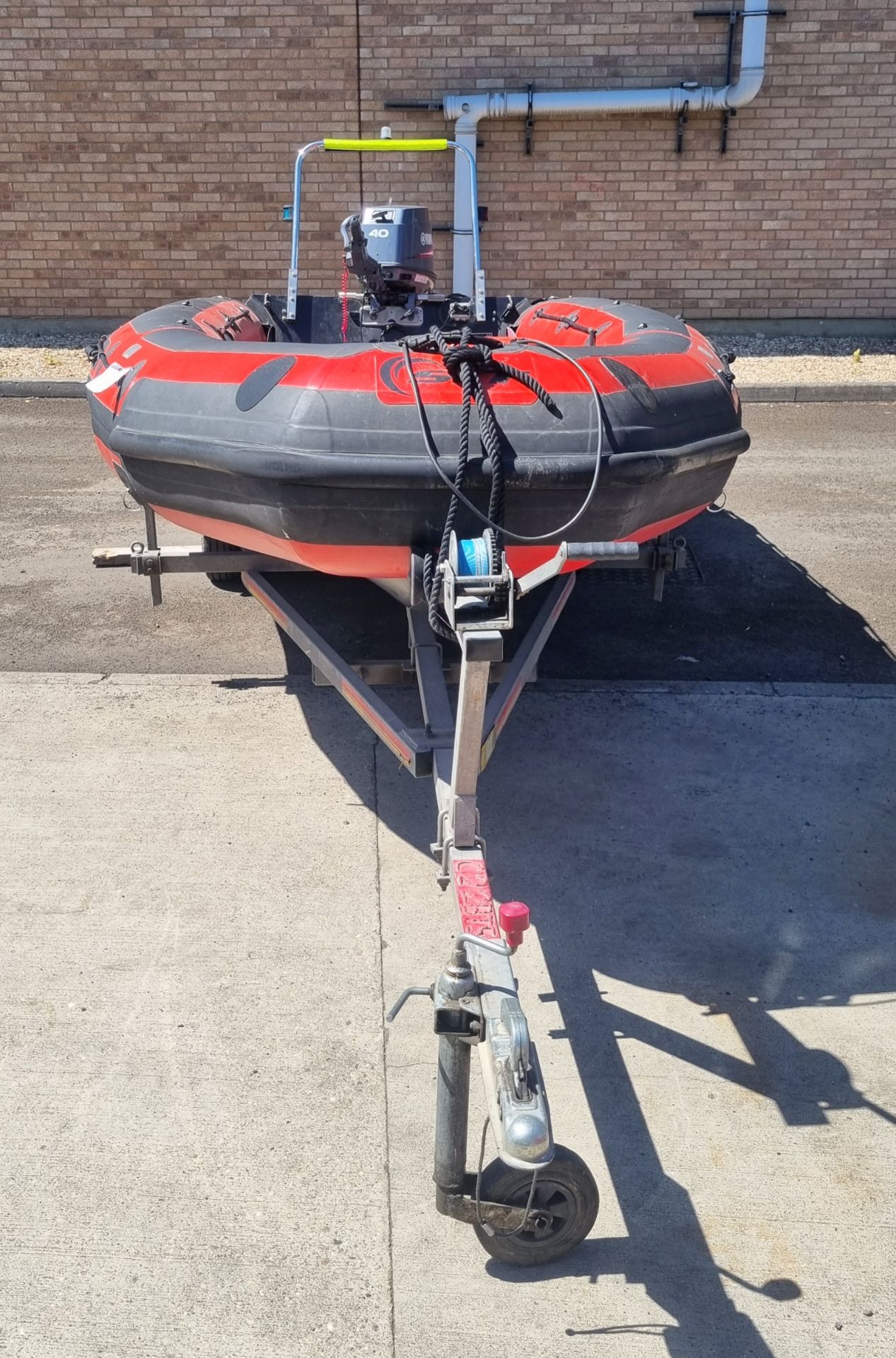 SIT Resqcraft 5000 with Yamaha 40 outboard engine & SBS R2 750 Trailer - Image 3 of 11