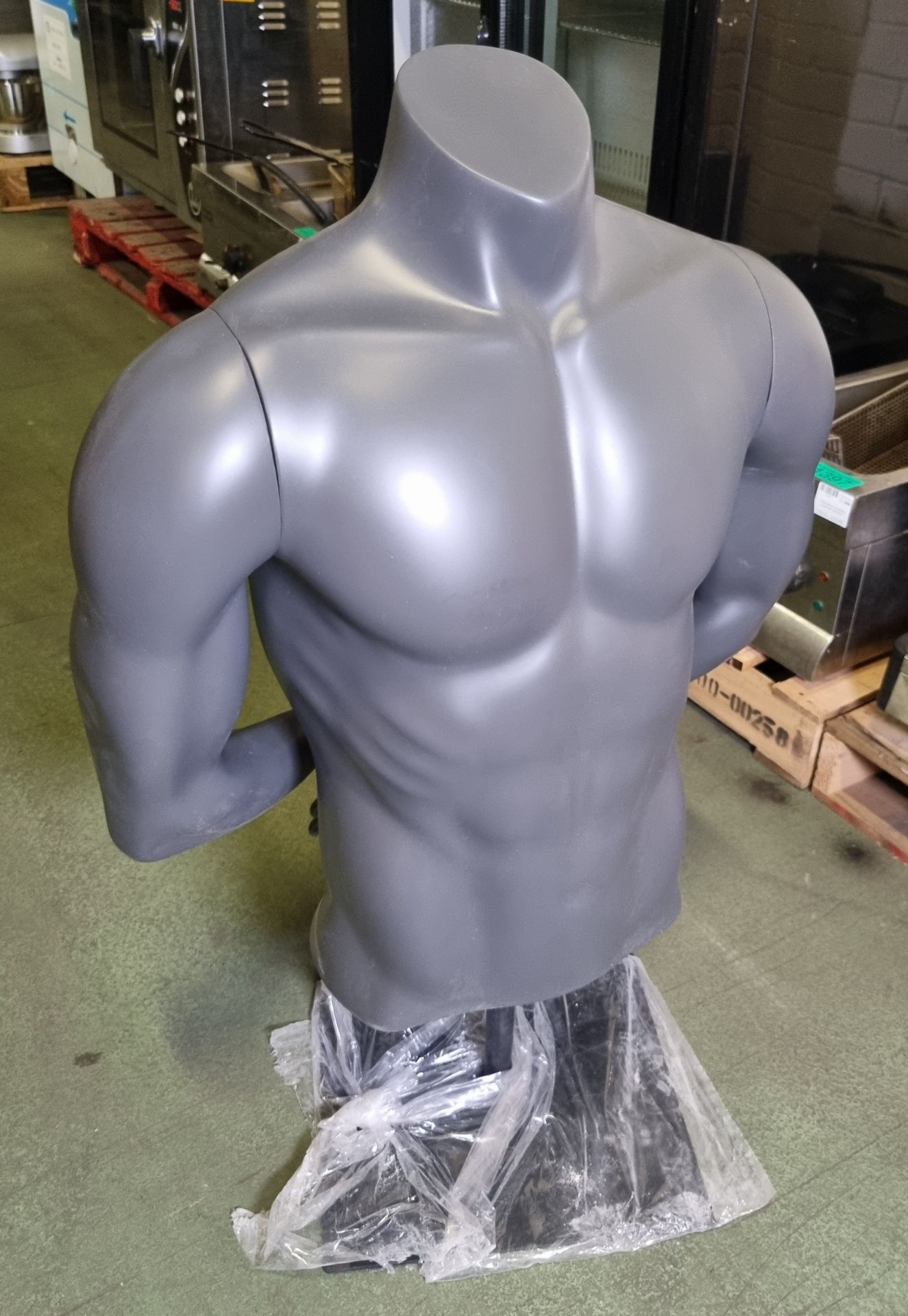 7x Male bust mannequins - Image 4 of 5