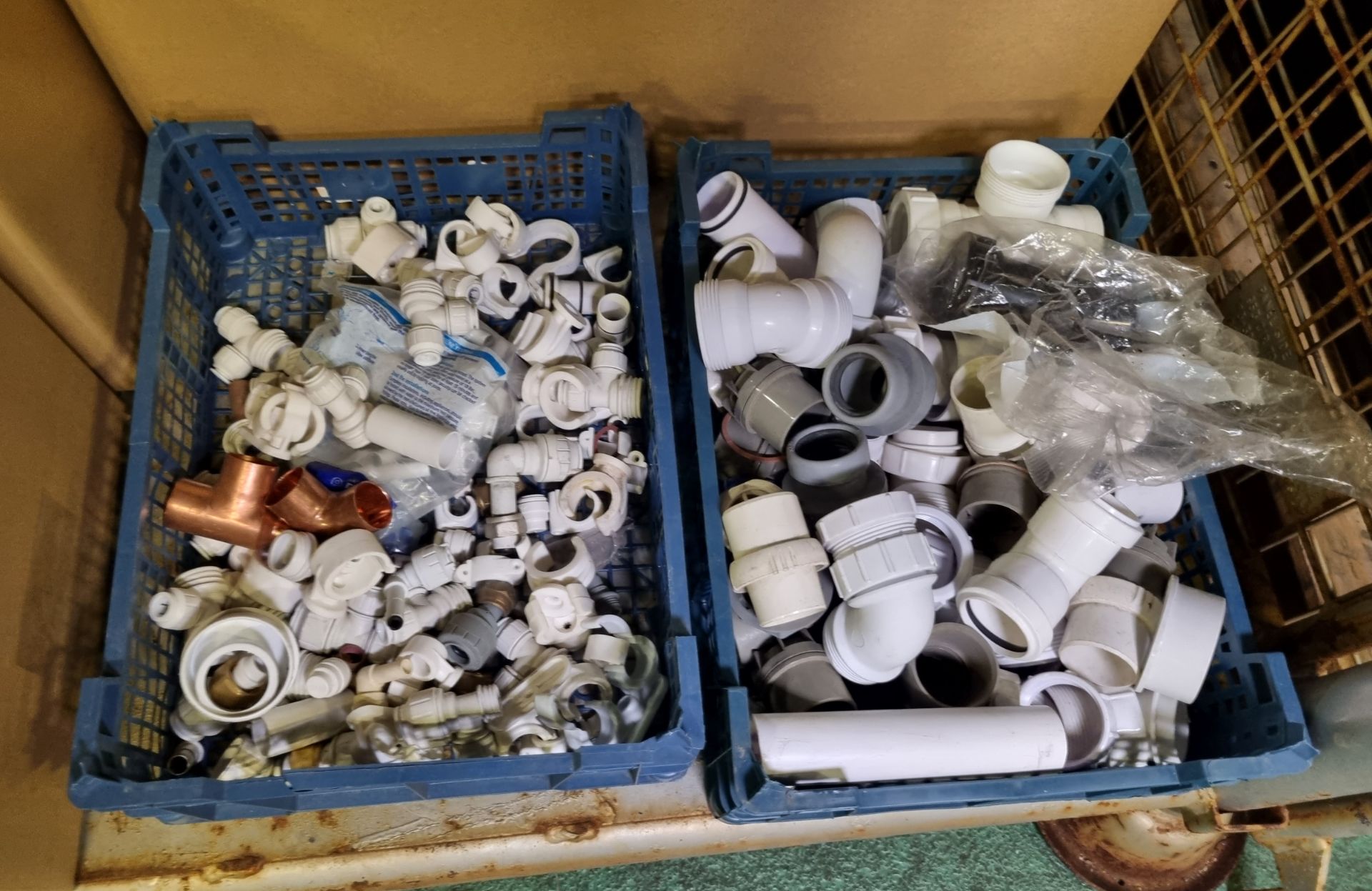 Various plastic plumbing connectors, clamps - Image 2 of 4