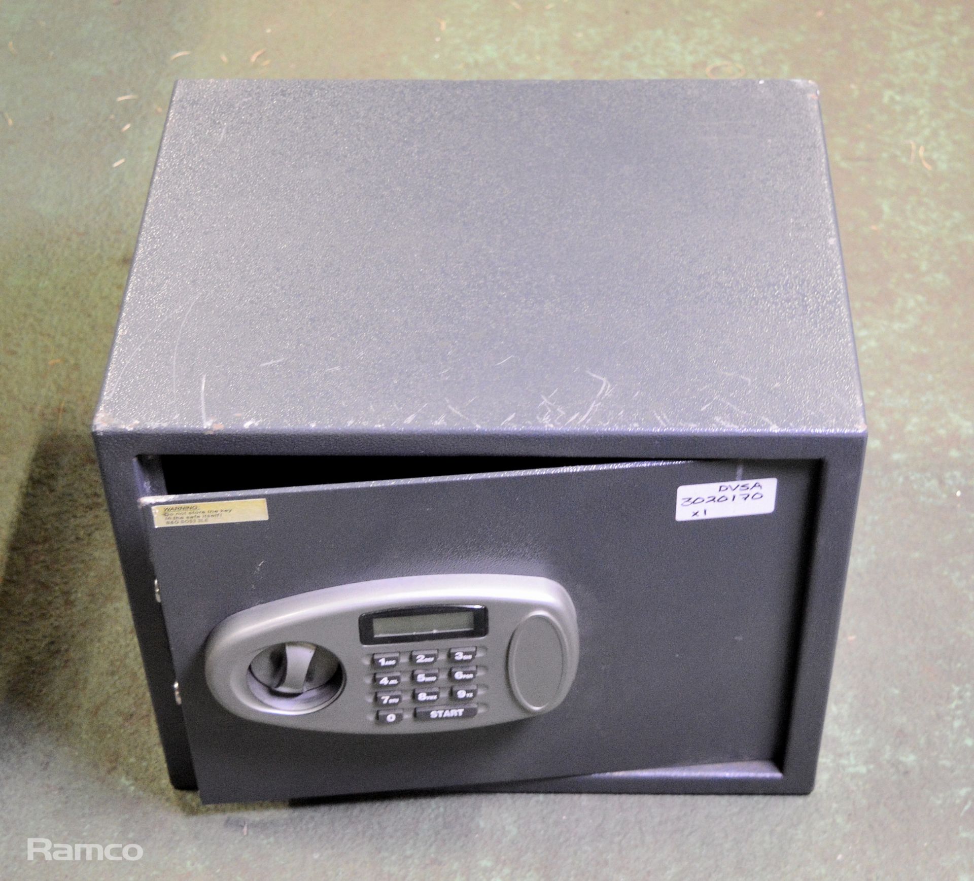 Small metal combination security box - L38 x W31 x H30cm - Image 5 of 5