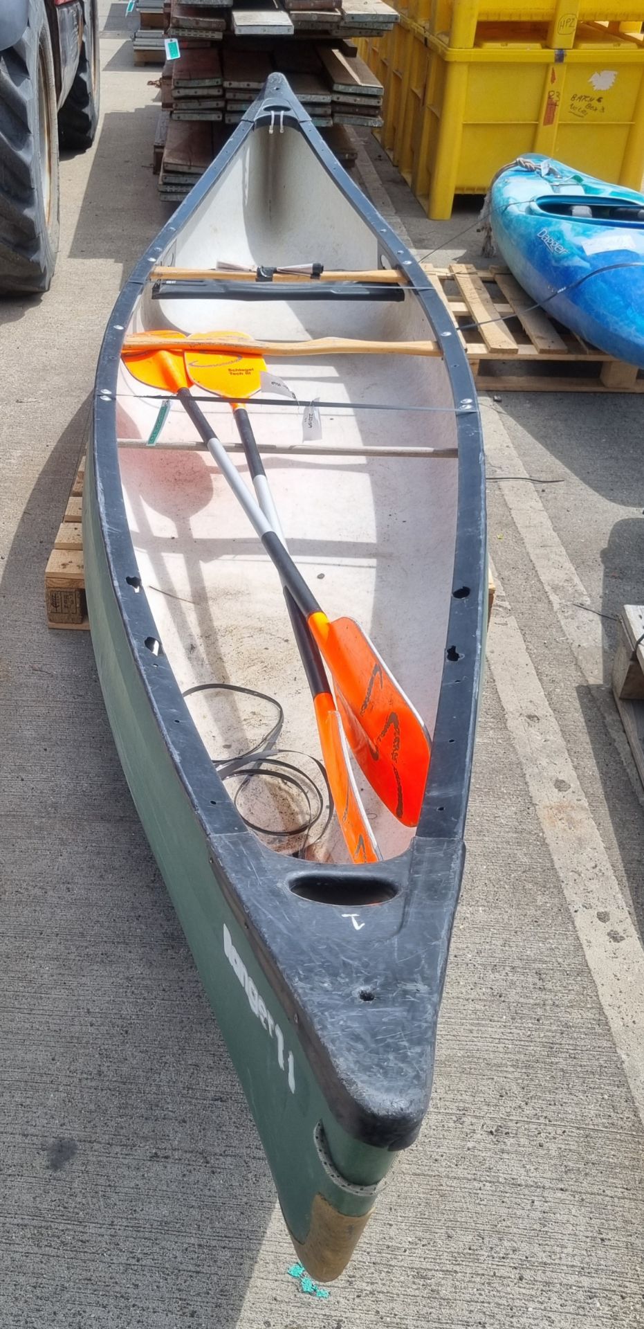 V Ranger canoe 11 - L491 x W89 x H35cm - Image 2 of 6