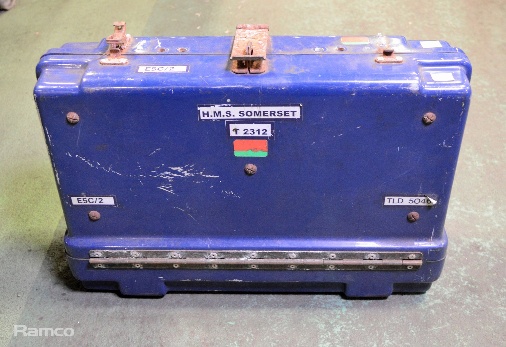 Blue Fiberglass tool box L52 x W16 x H40cm - Incomplete - Image 5 of 5