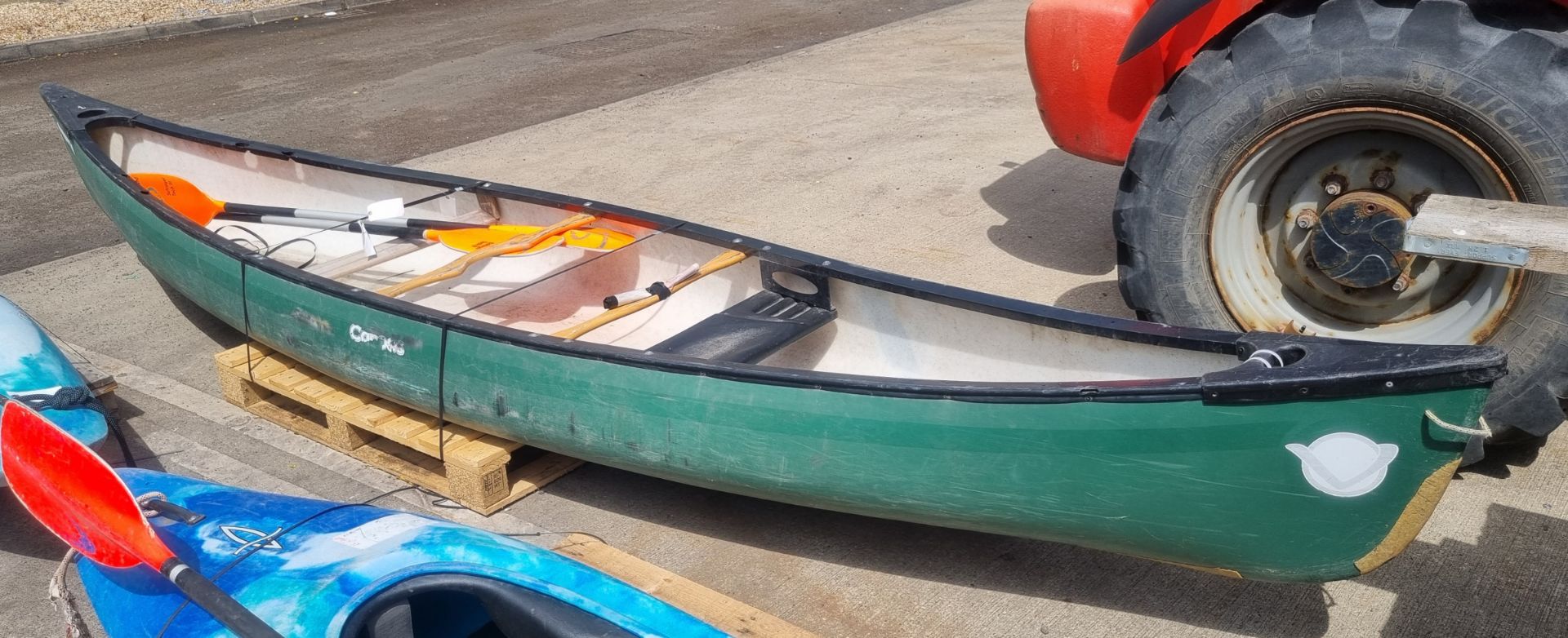 V Ranger canoe 11 - L491 x W89 x H35cm - Image 4 of 6