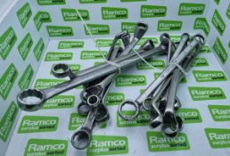 16x various sized spanners