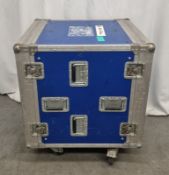 Empty Wheeled Flight case with internal rack - Dimension L58 x W78 x H87cm (including wheels)