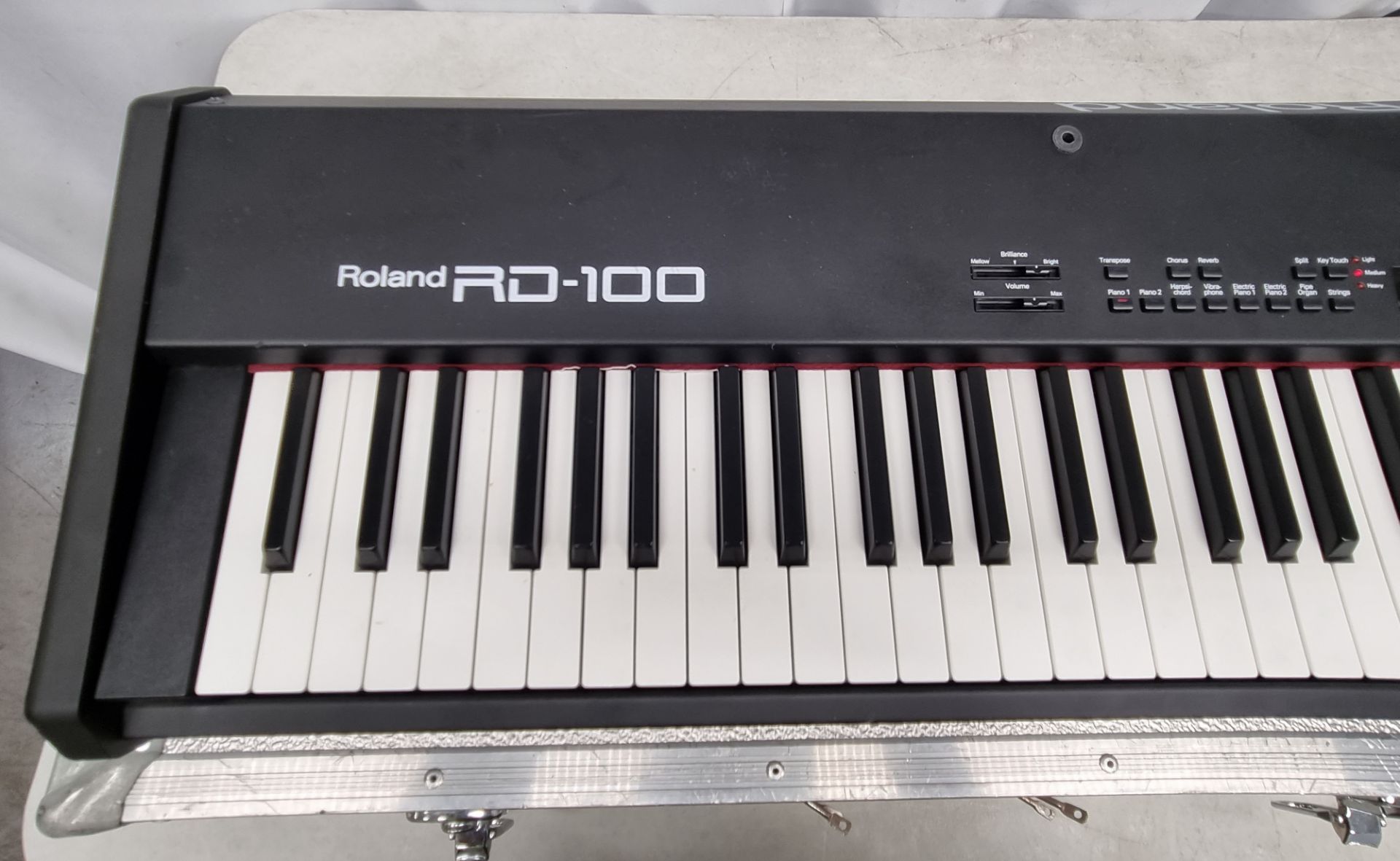 Roland RD-100 240V 50/60Hz & case - Image 3 of 9