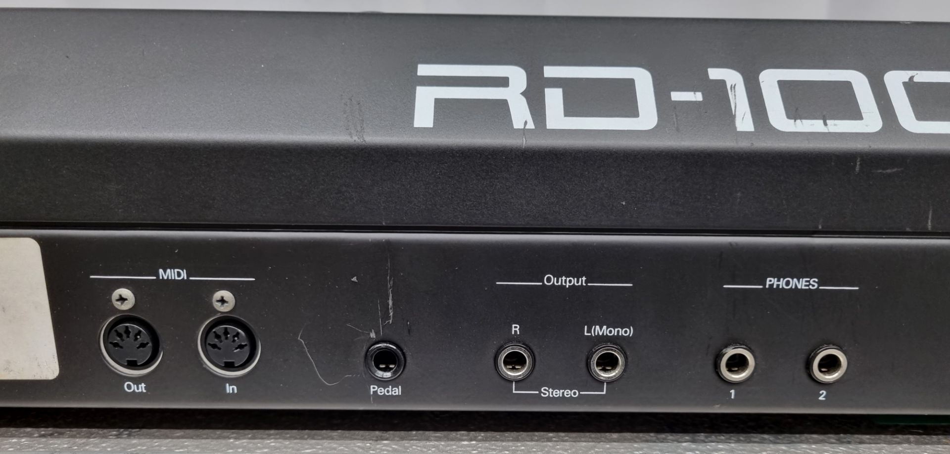 Roland RD-100 240V 50/60Hz & case - Image 8 of 9