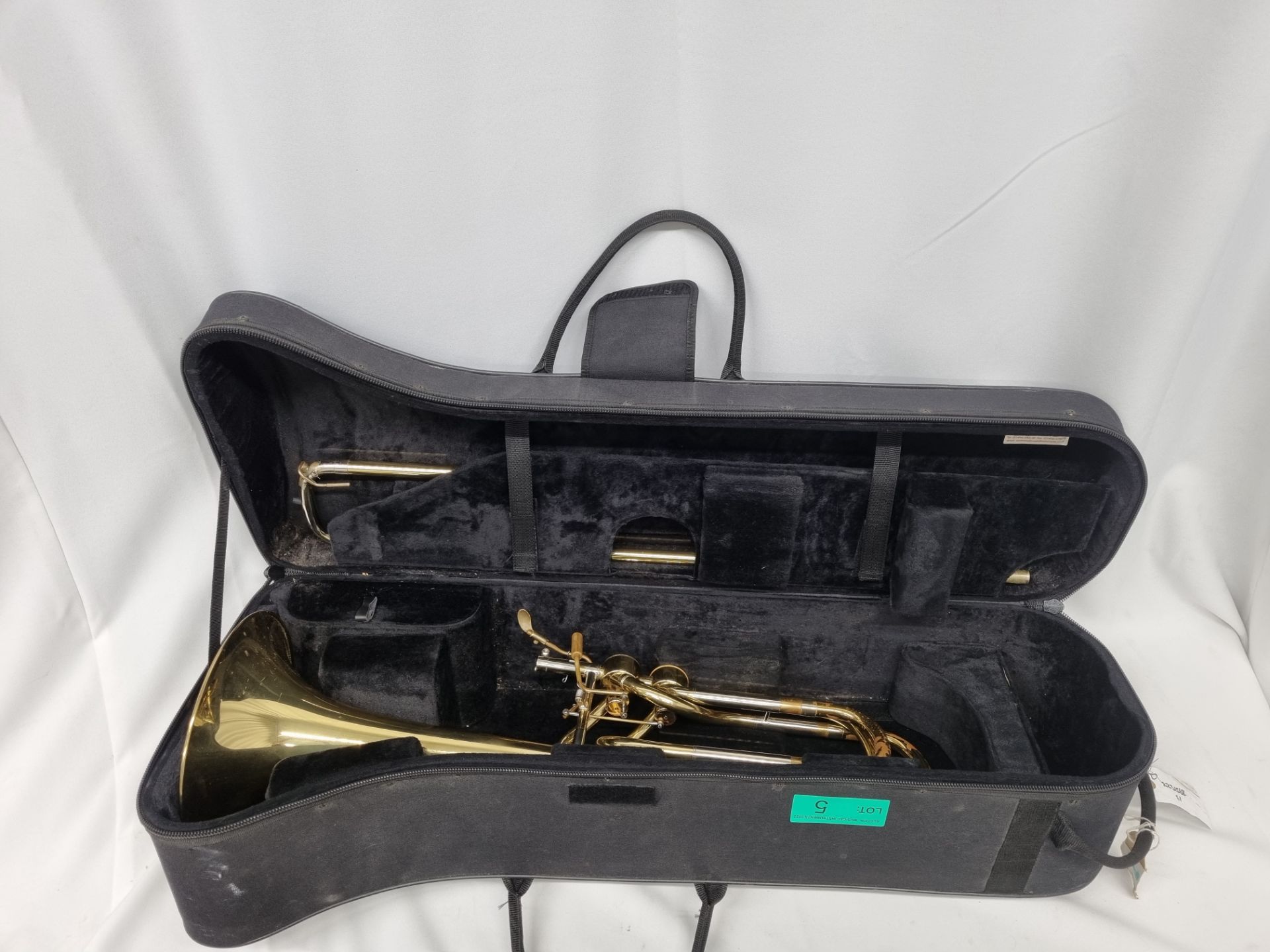 Heagmann Modele Deposes Tenor trombone & case - Image 8 of 9