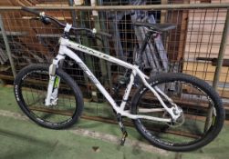 Whytes 805 8X series mountain bike - Large frame