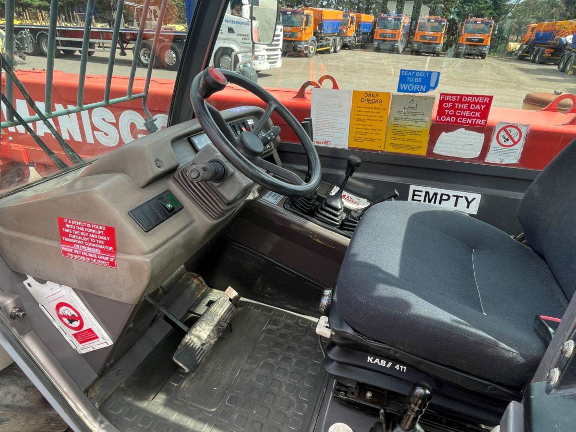 Manitou MT1235S Telescopic forklift with Manitou forks Model FFCMK1FP - 2003 model - Hours 03050-14 - Image 15 of 25