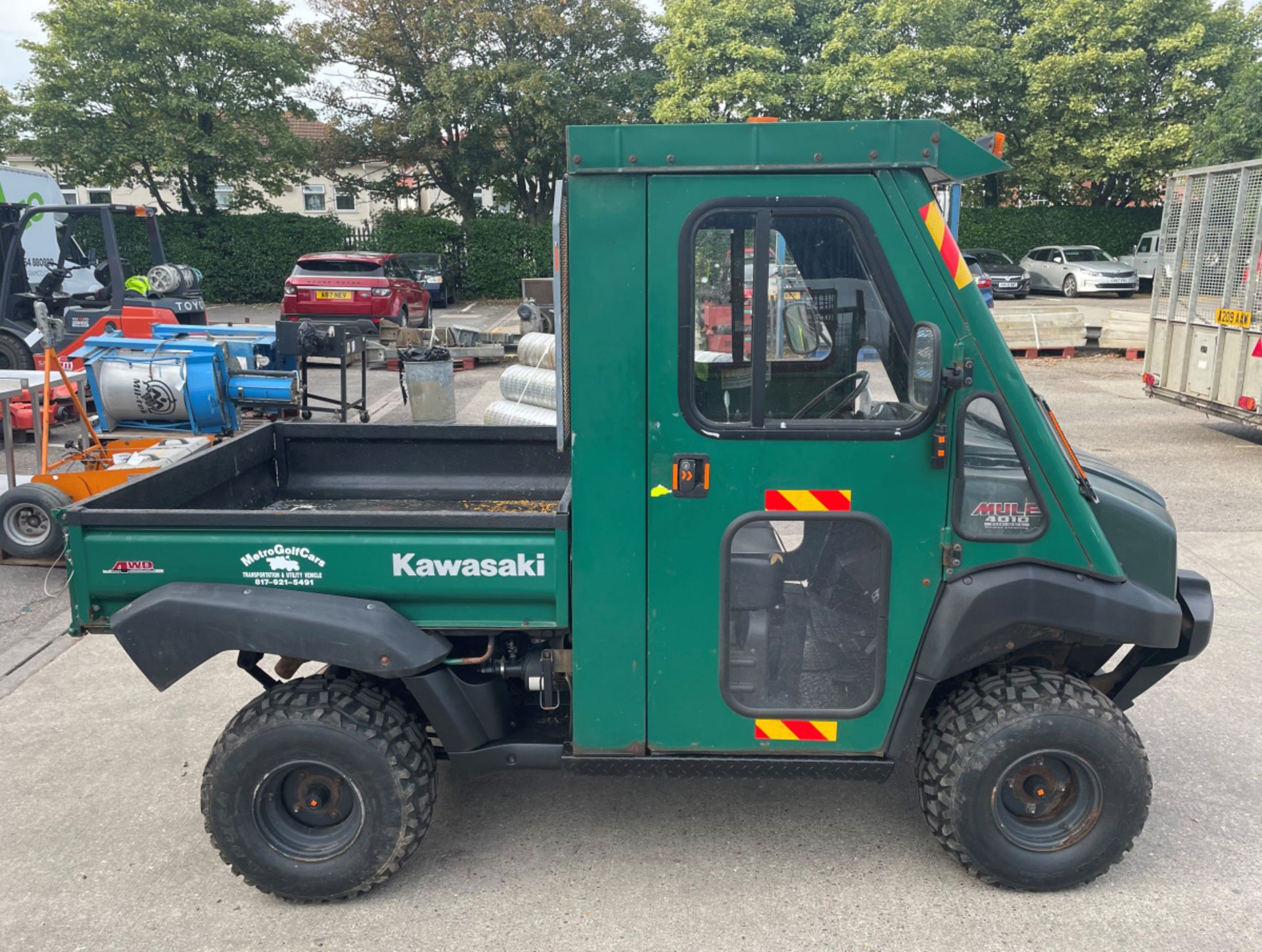 Kawasaki Mule 4010 - Diesel - 4WD - Powering Steering - Full Cab with heating - Image 4 of 20