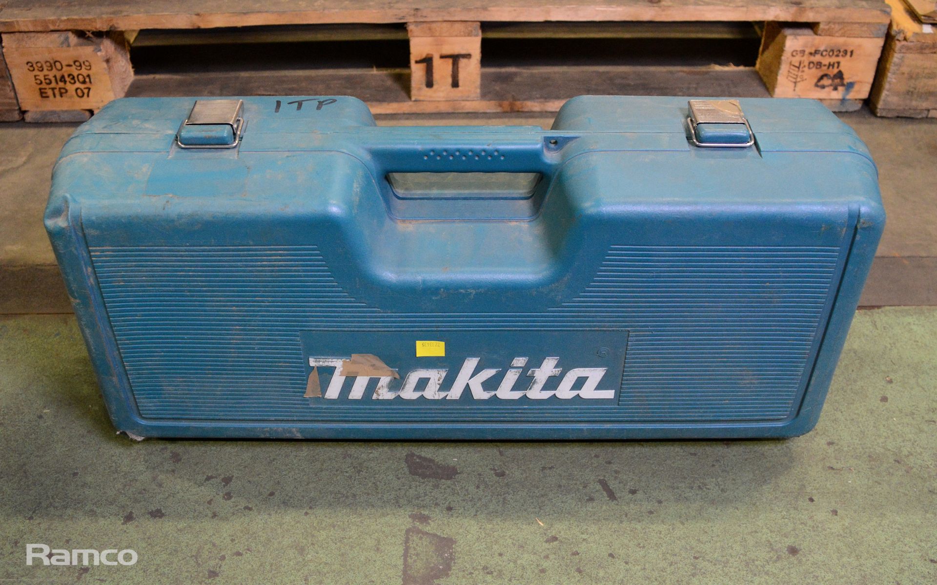 Makita GA9020S portable electric angle grinder 110V - Image 4 of 4