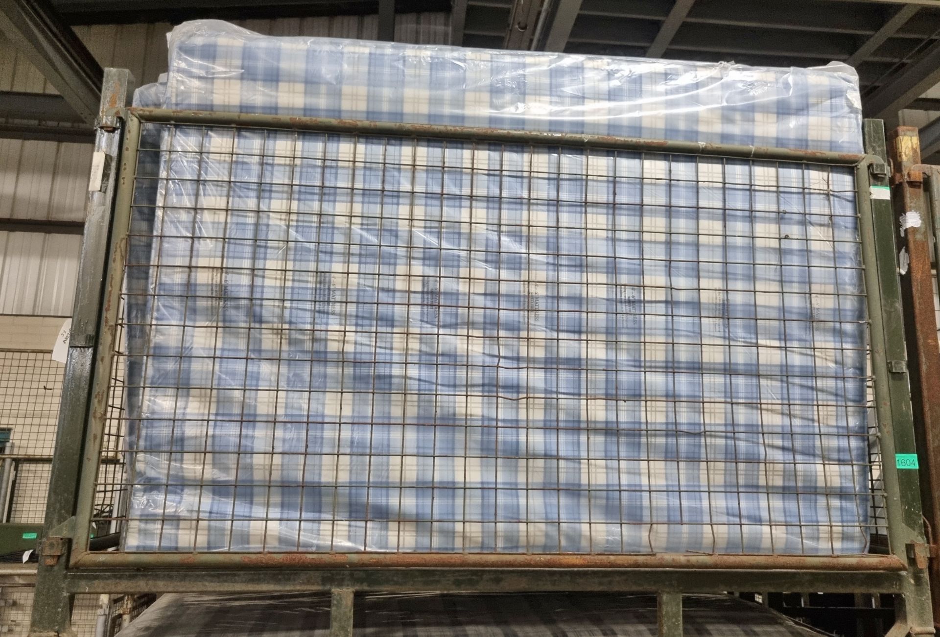 5x Double mattresses - L134 x W190 x H16.5cm